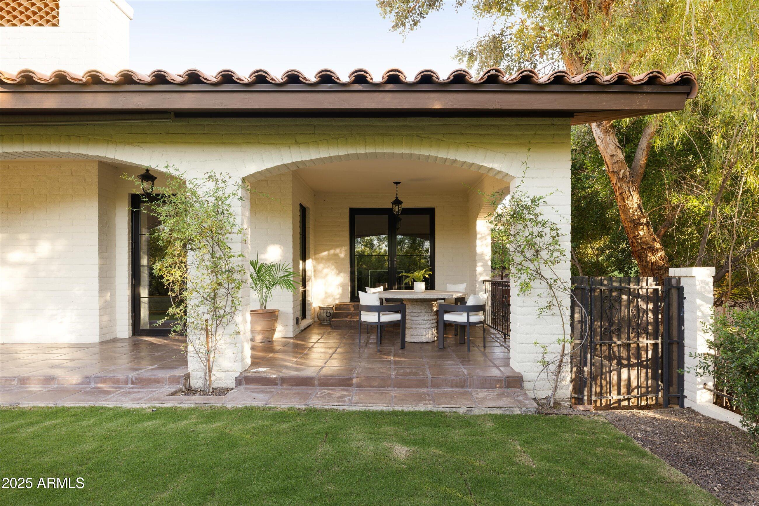 CAMELBACK CANYON - Residential