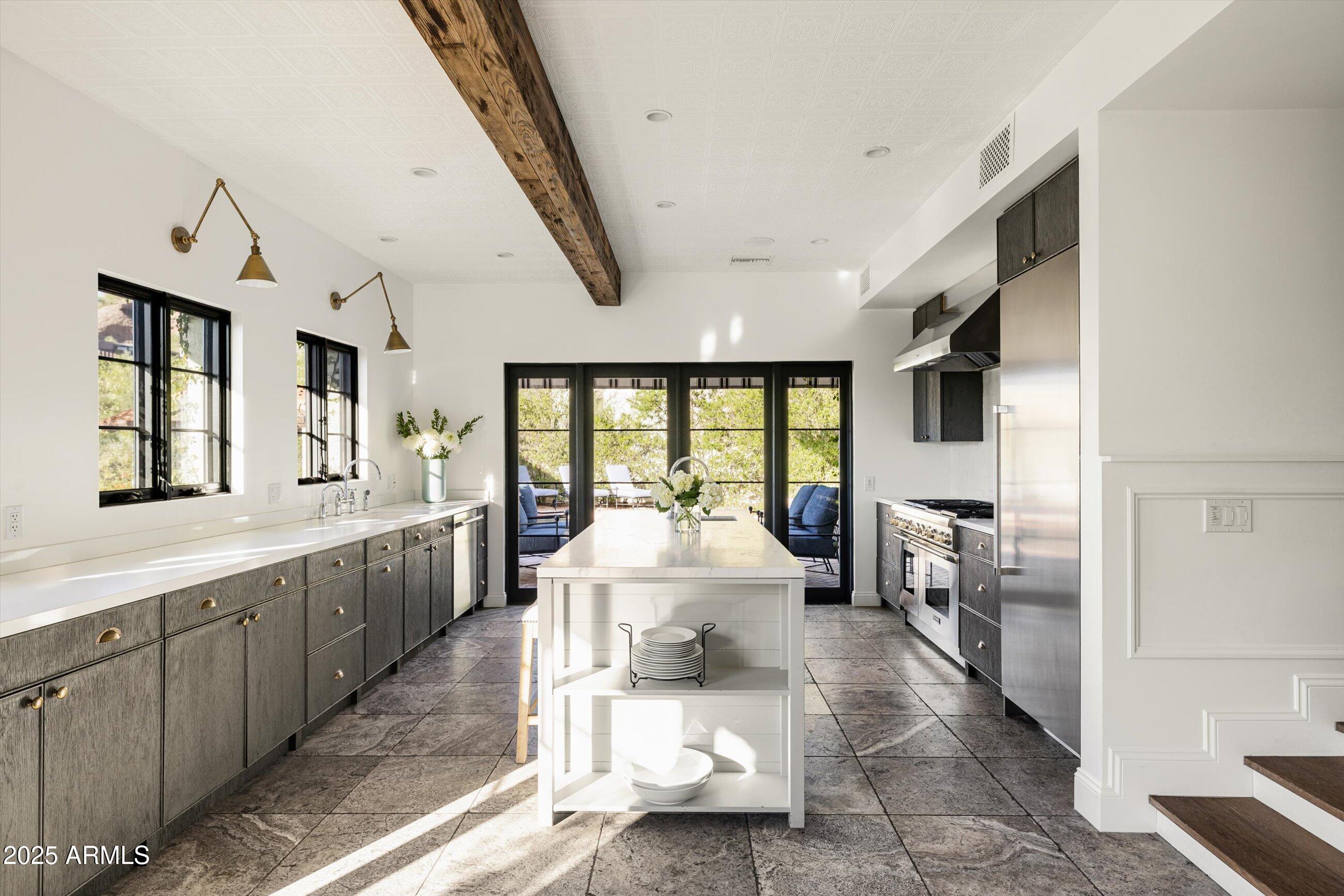 CAMELBACK CANYON - Residential