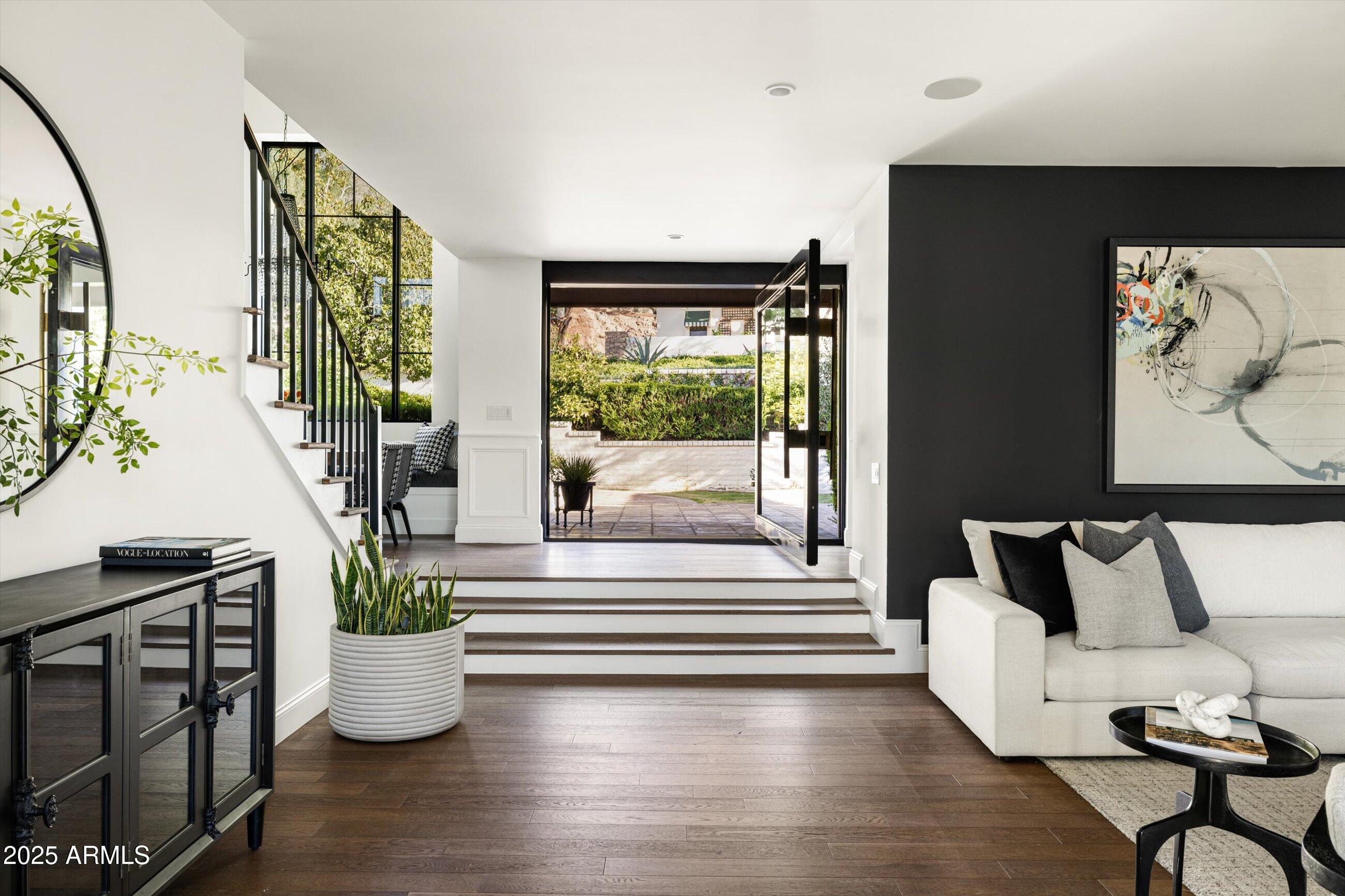 CAMELBACK CANYON - Residential