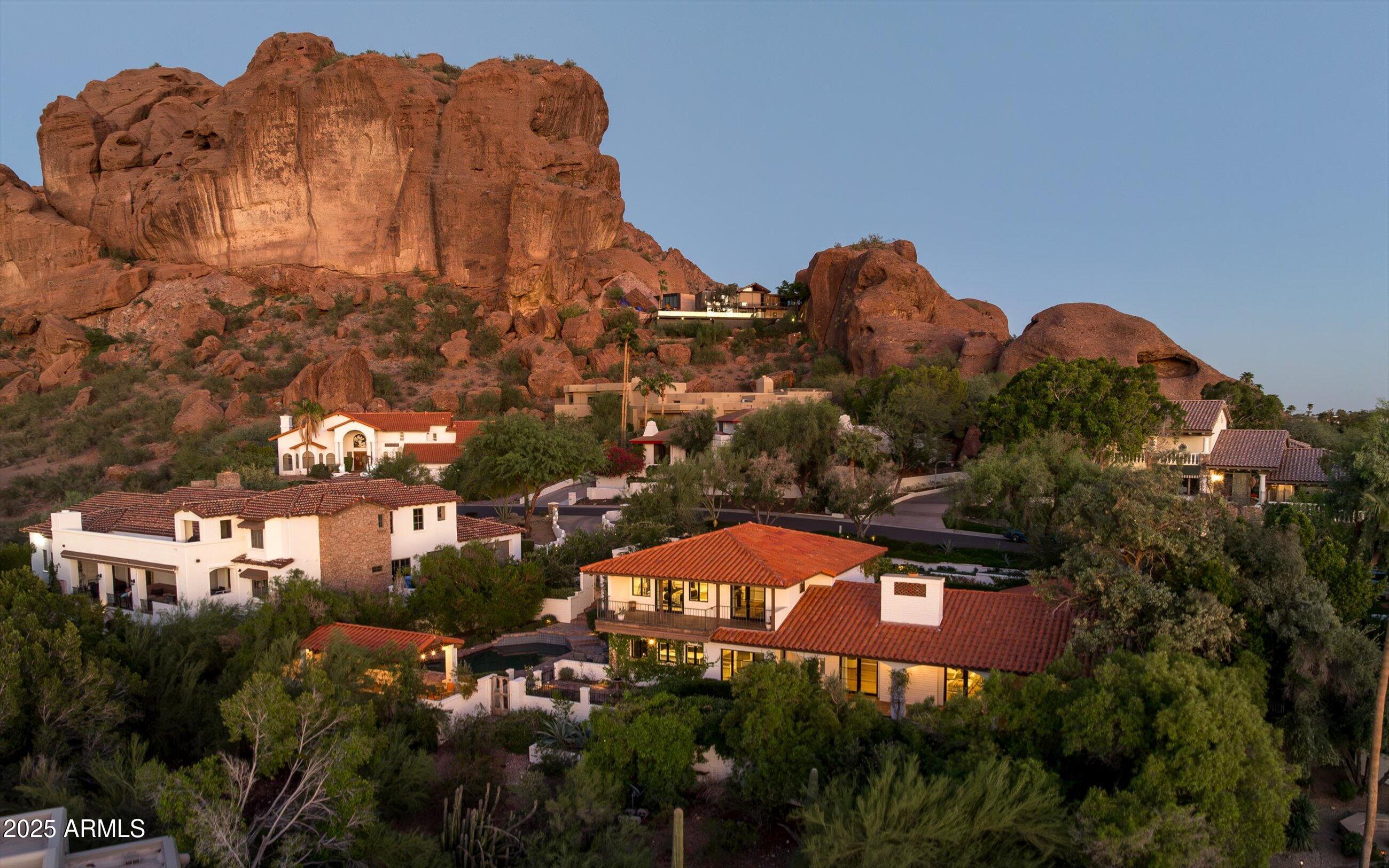 CAMELBACK CANYON - Residential