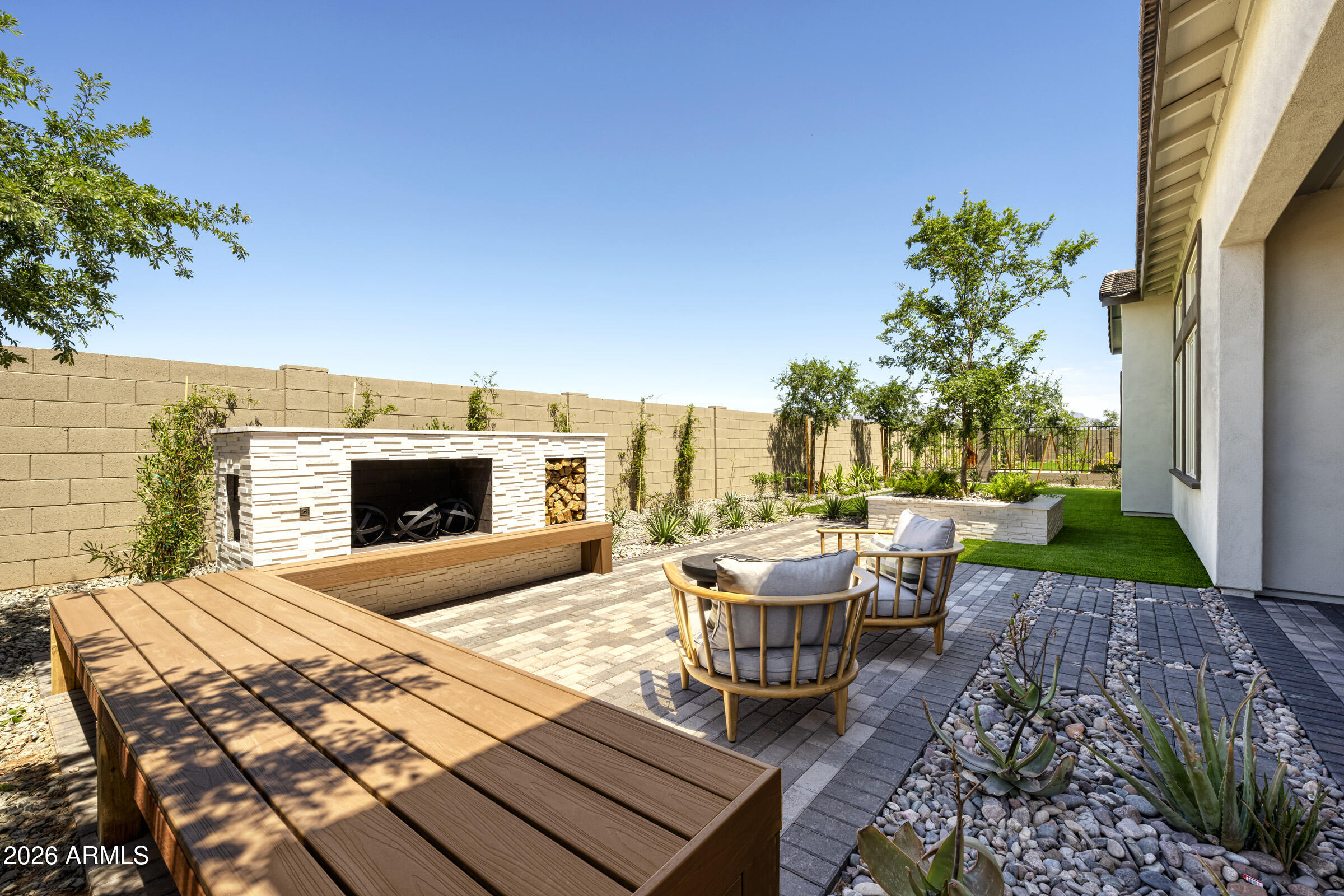 BLOSSOM ROCK PHASE 1 - Residential