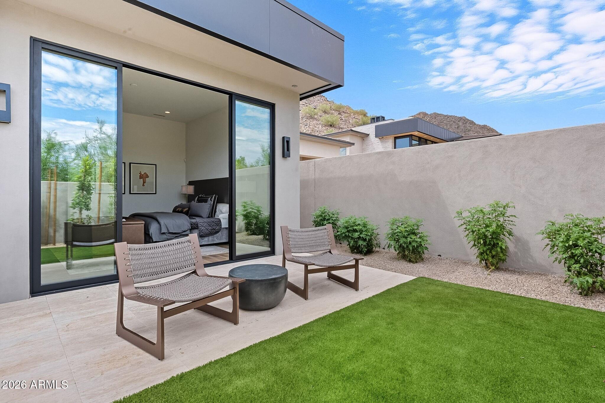 PHOENICIAN - Residential
