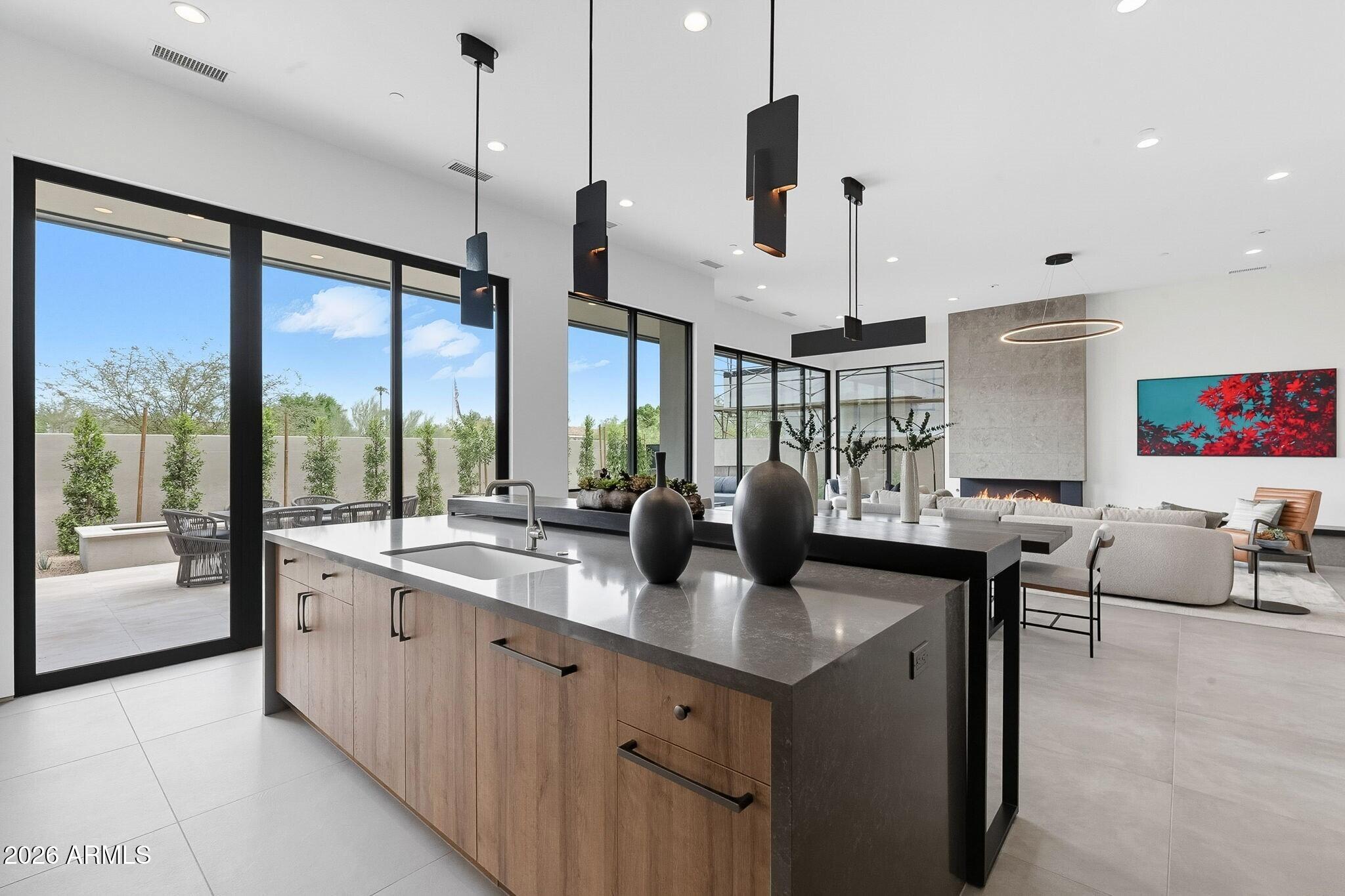 PHOENICIAN - Residential