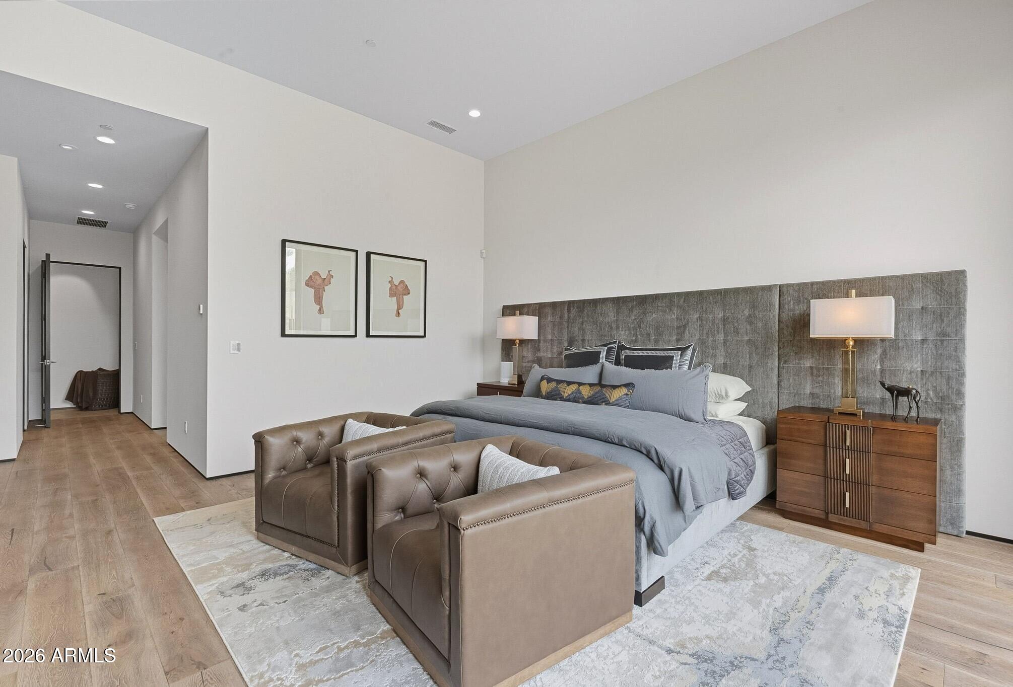 PHOENICIAN - Residential