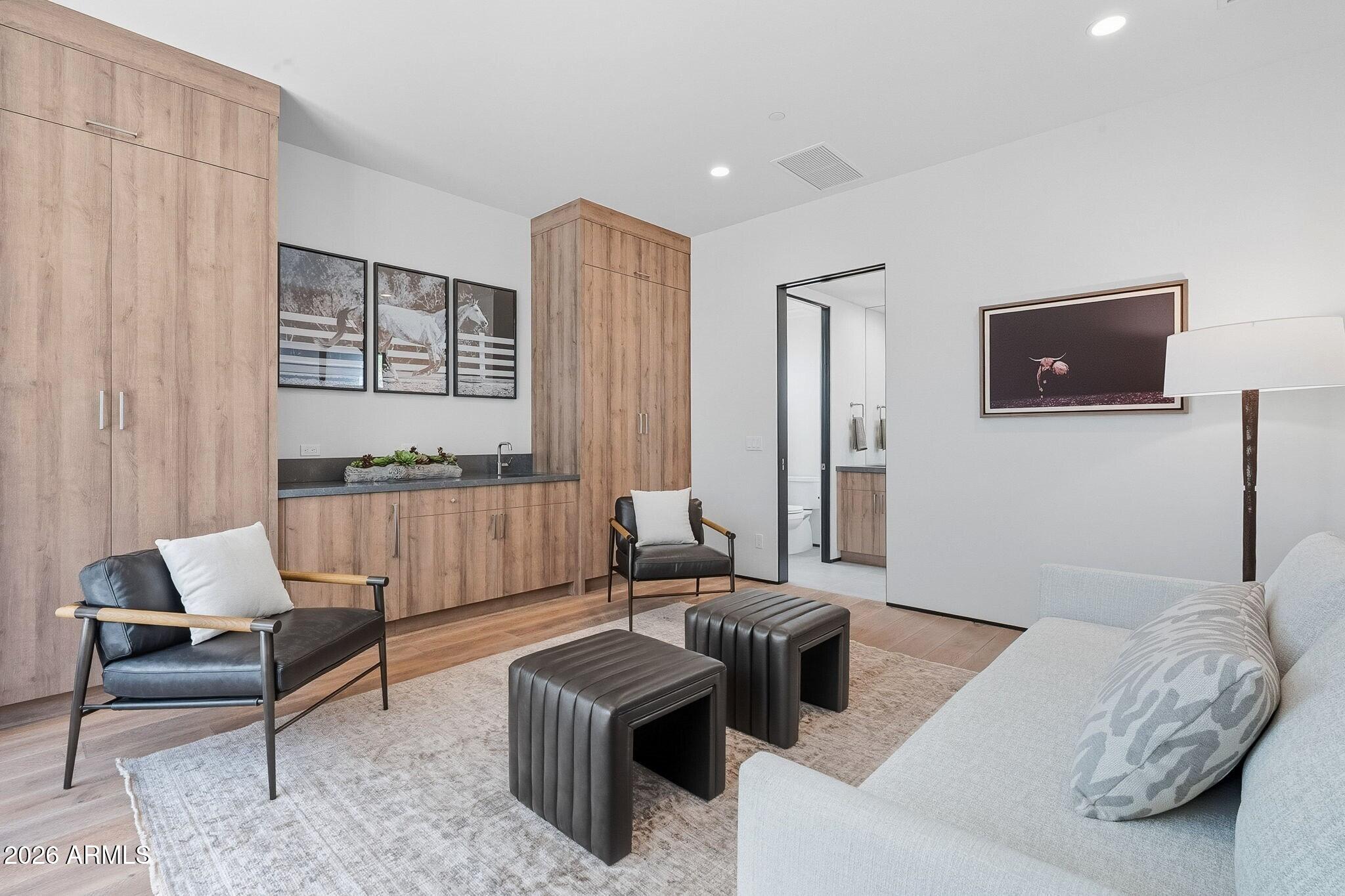 PHOENICIAN - Residential