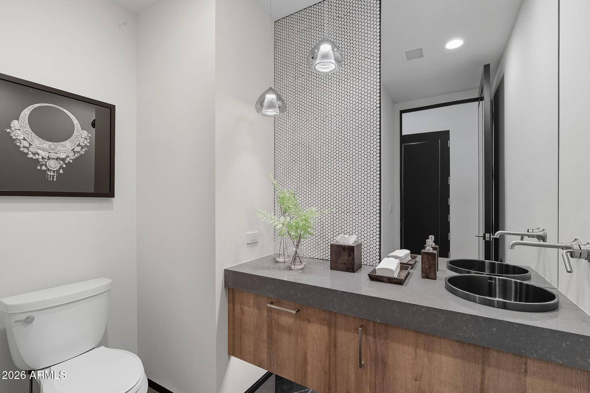 PHOENICIAN - Residential
