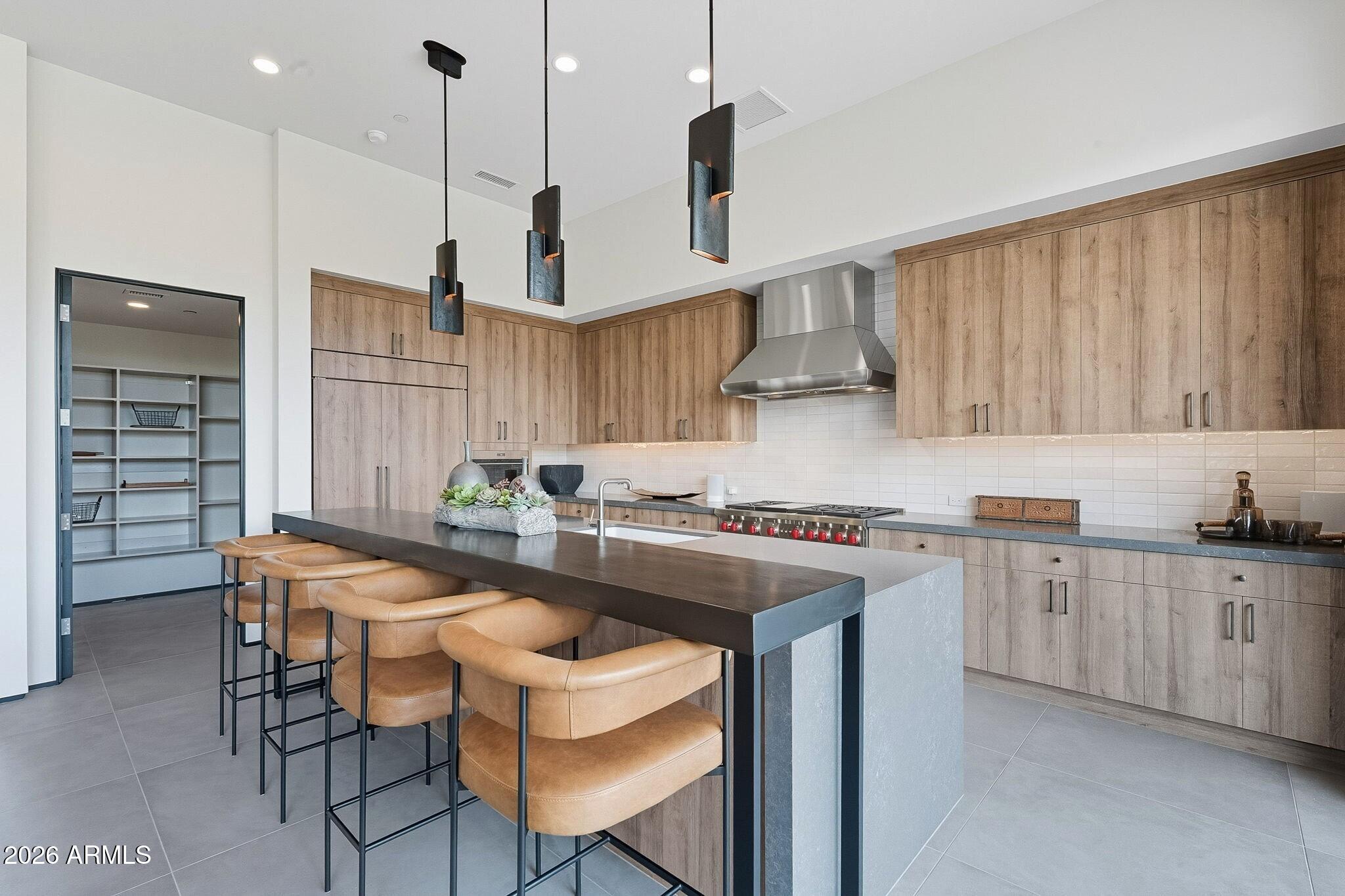PHOENICIAN - Residential