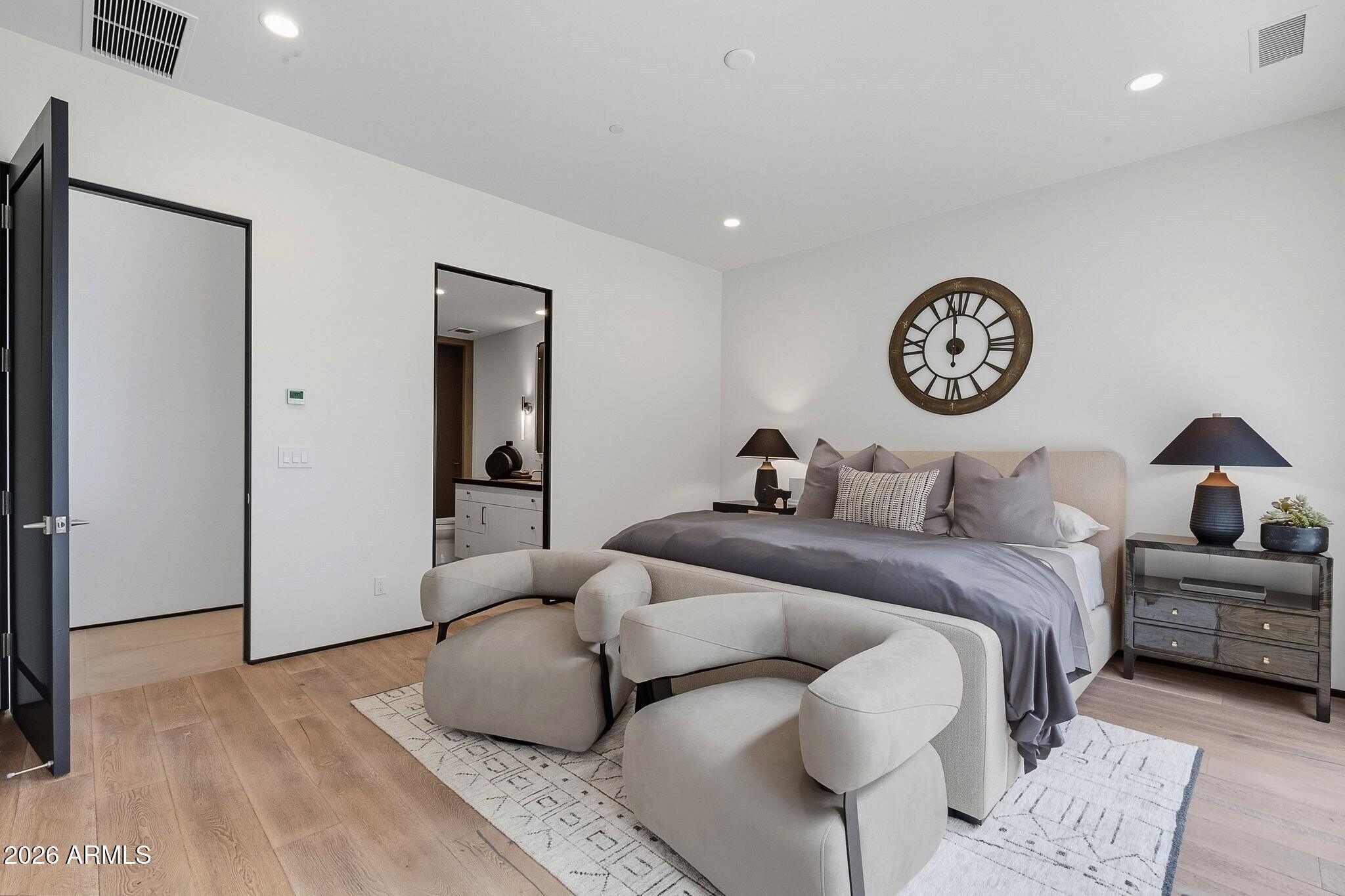 PHOENICIAN - Residential
