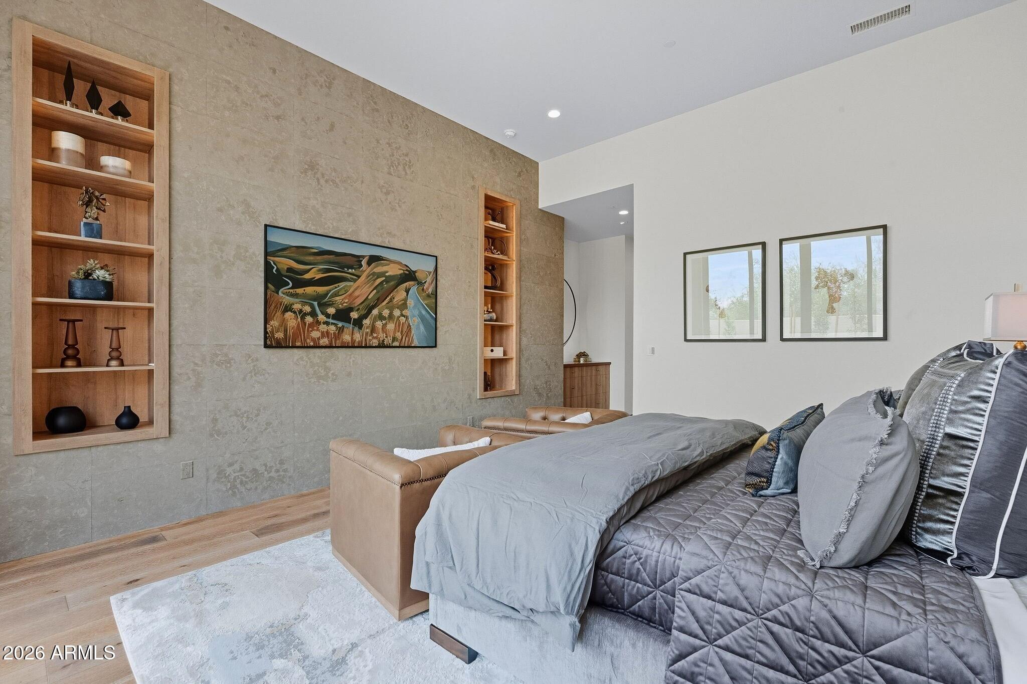 PHOENICIAN - Residential