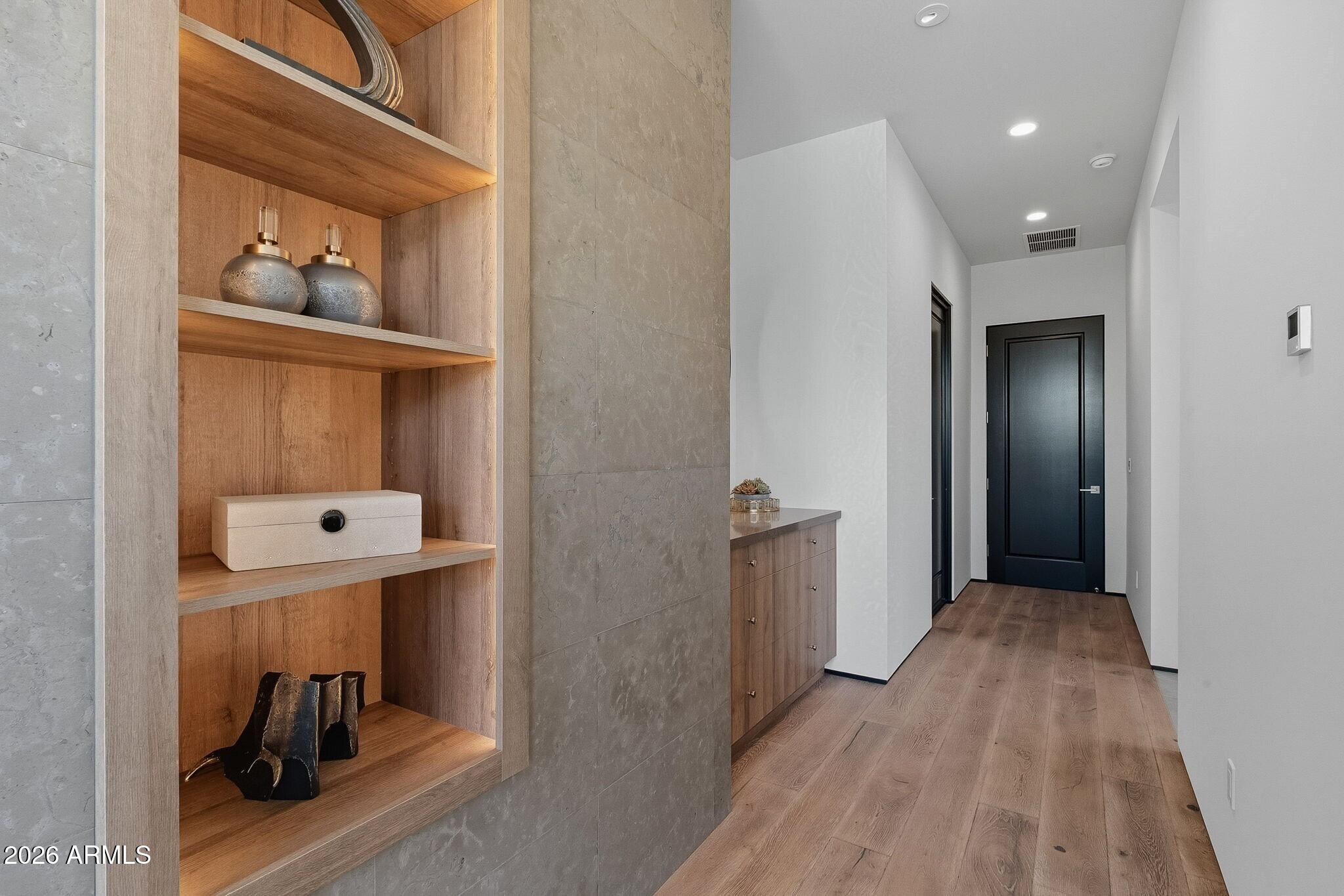 PHOENICIAN - Residential