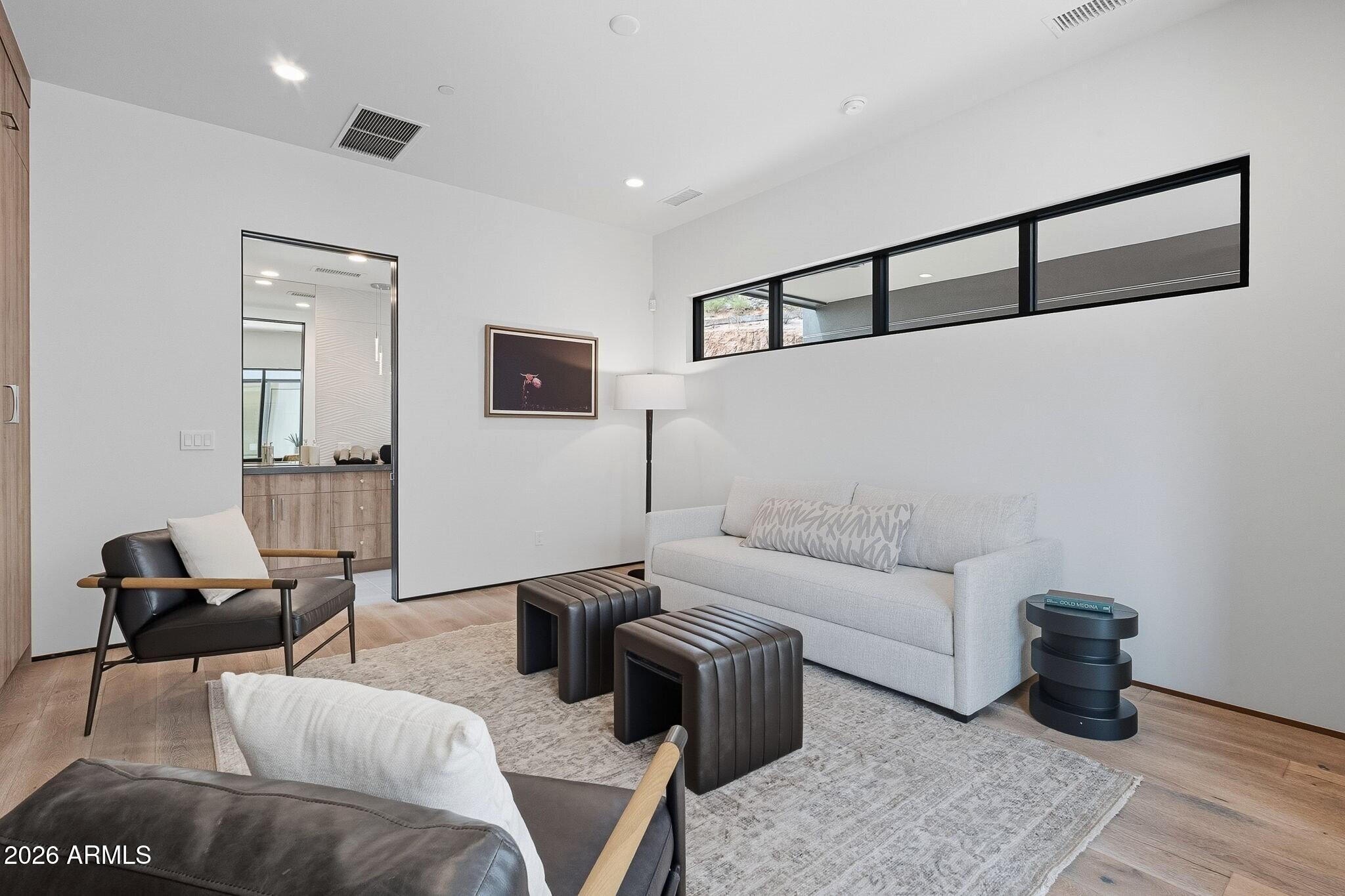 PHOENICIAN - Residential