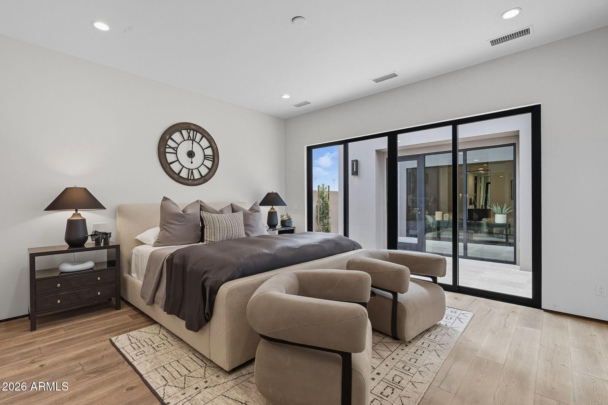 PHOENICIAN - Residential