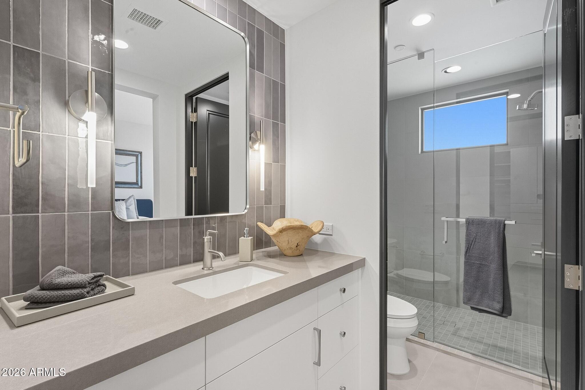 PHOENICIAN - Residential