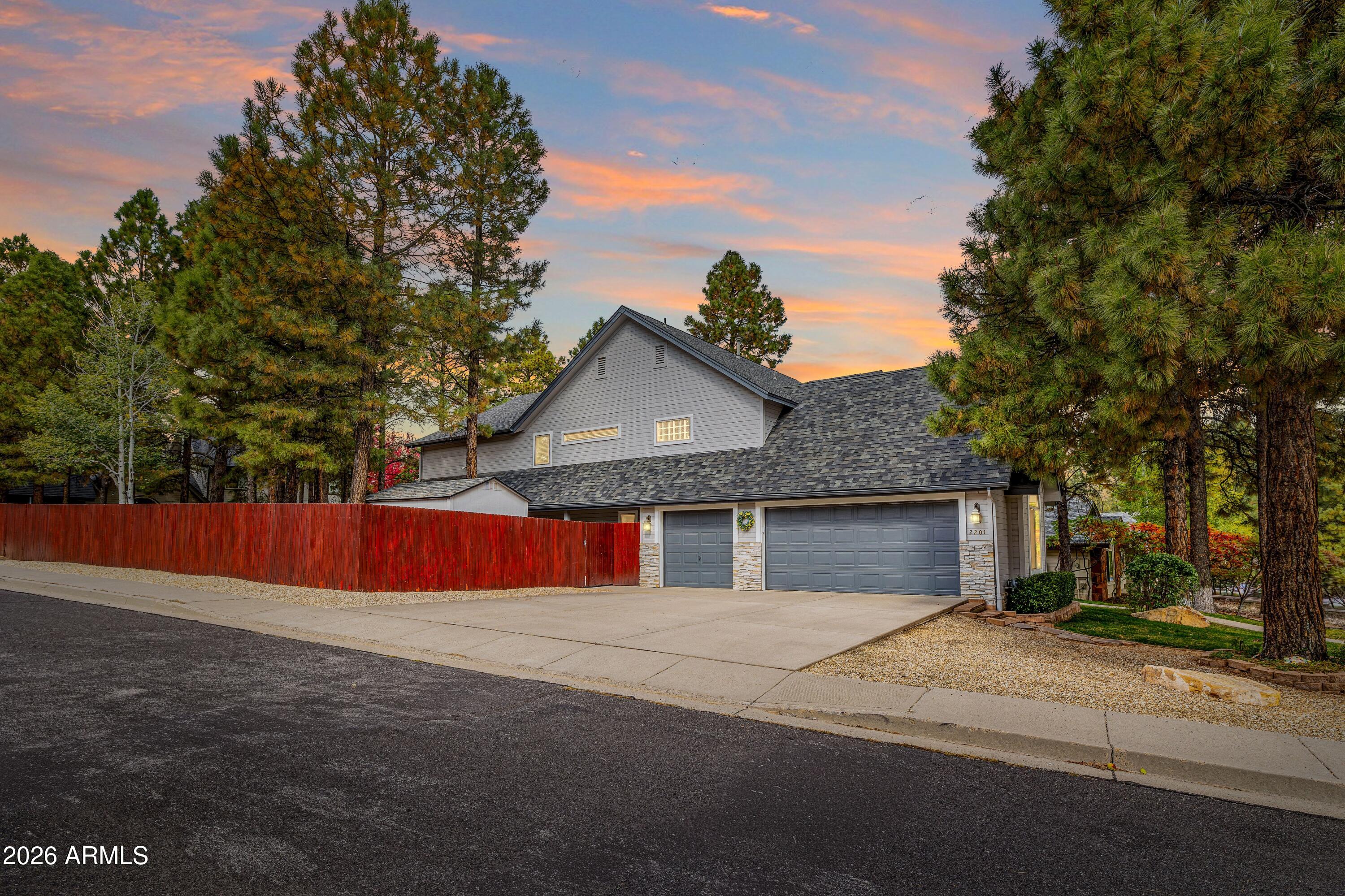 WALNUT RIDGE ESTATES - Residential