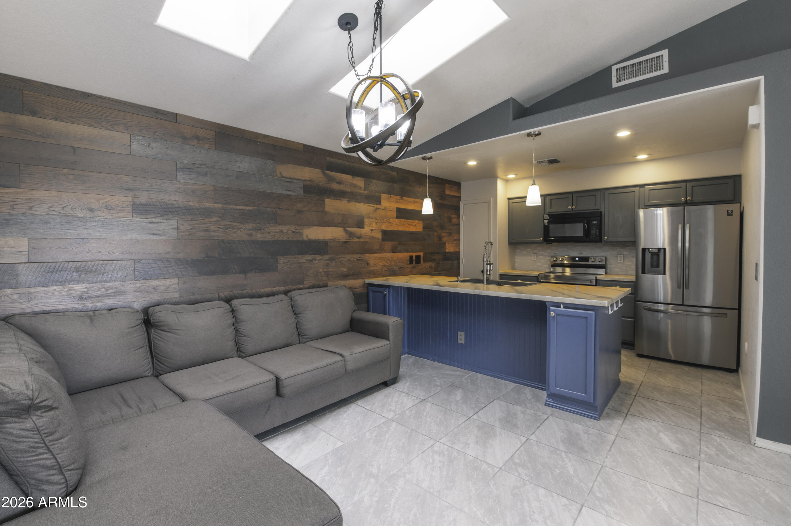 COUNTRY MEADOWS CONDOMINIUMS UNIT 3 AMD - Residential