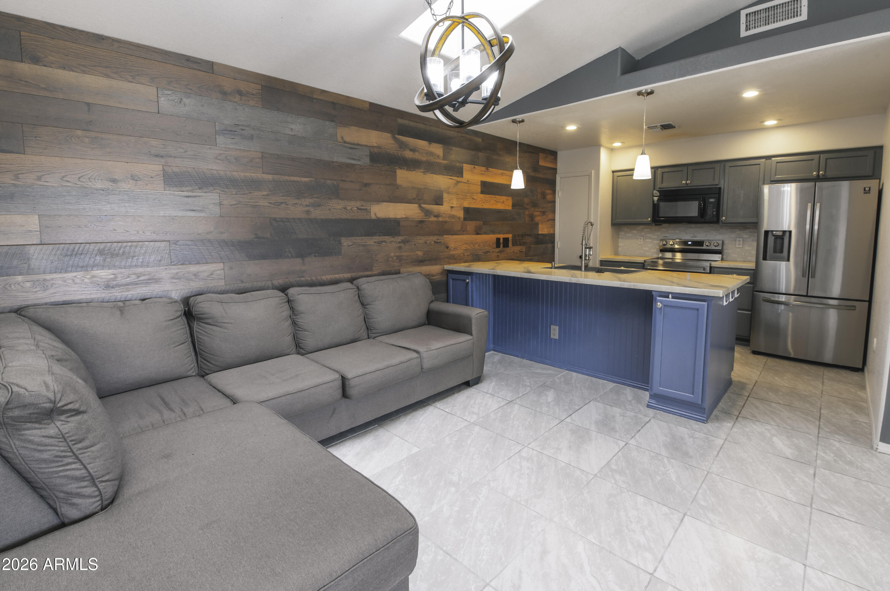 COUNTRY MEADOWS CONDOMINIUMS UNIT 3 AMD - Residential