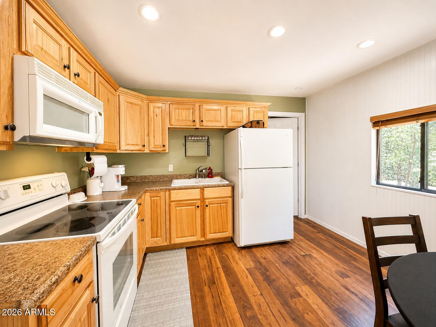 STRAWBERRY KNOLLS - Residential