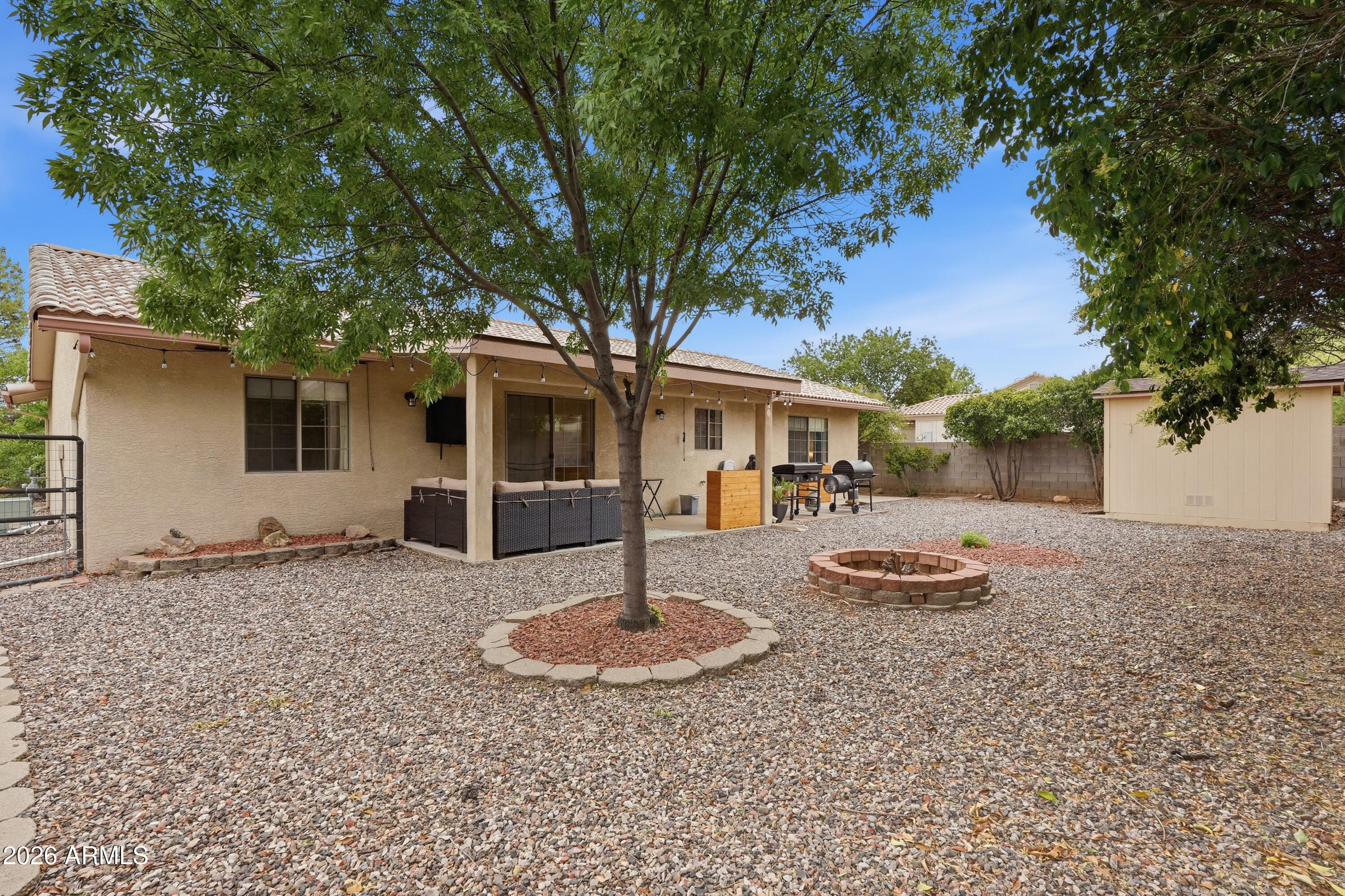 A RECT PCL NW4SW4 NW COR APPROX 3' S FROM NE COR LOT 7 TIERRA VER DE EST SEC 3-15-3E CONT - Residential