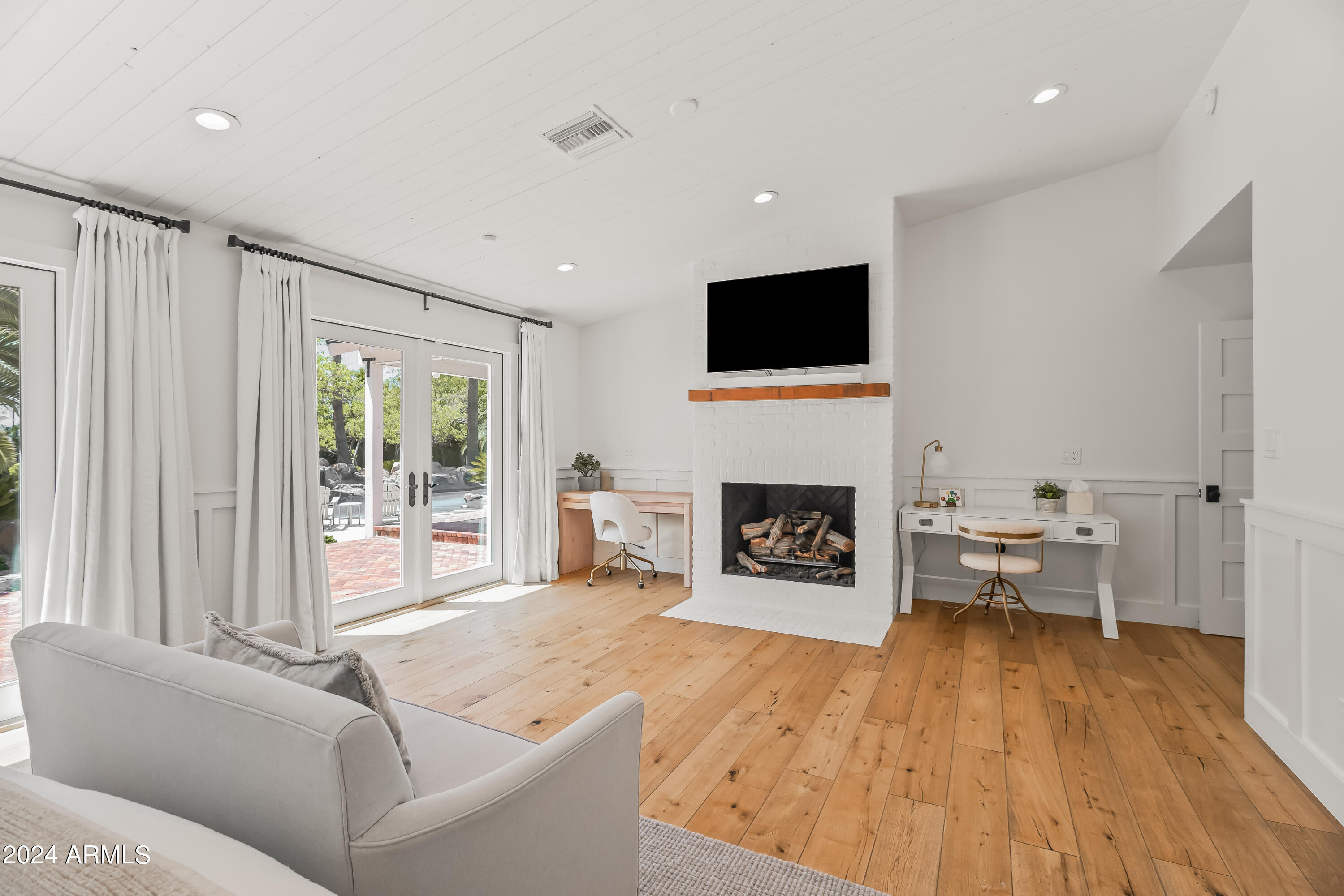UNSUBDIVIDED - Residential