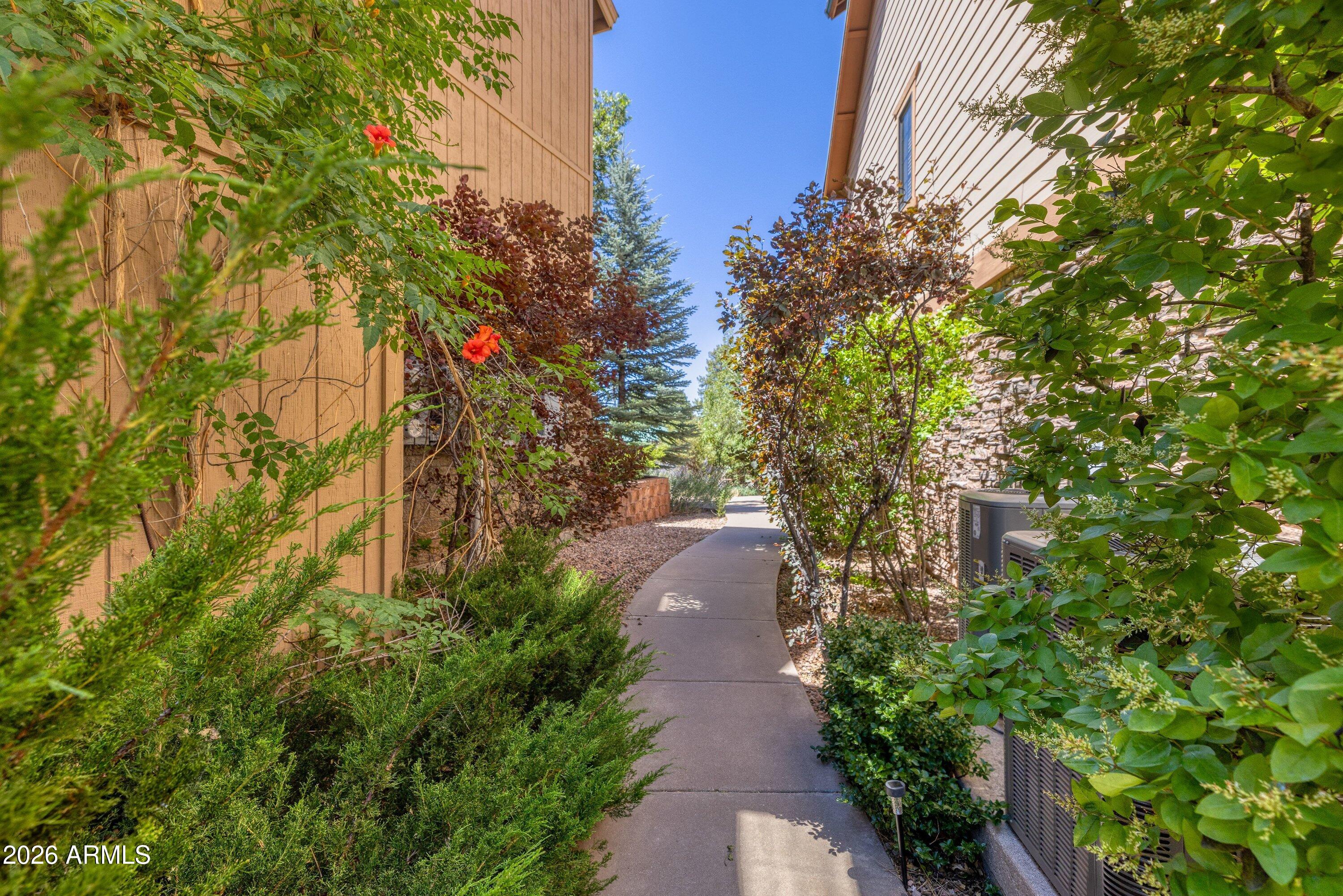 PINE CREEK - Residential