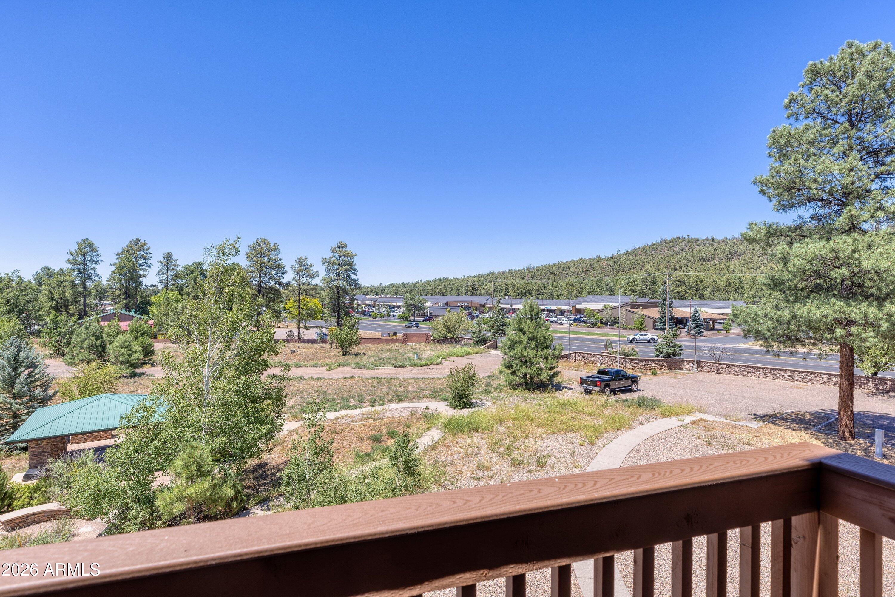 PINE CREEK - Residential