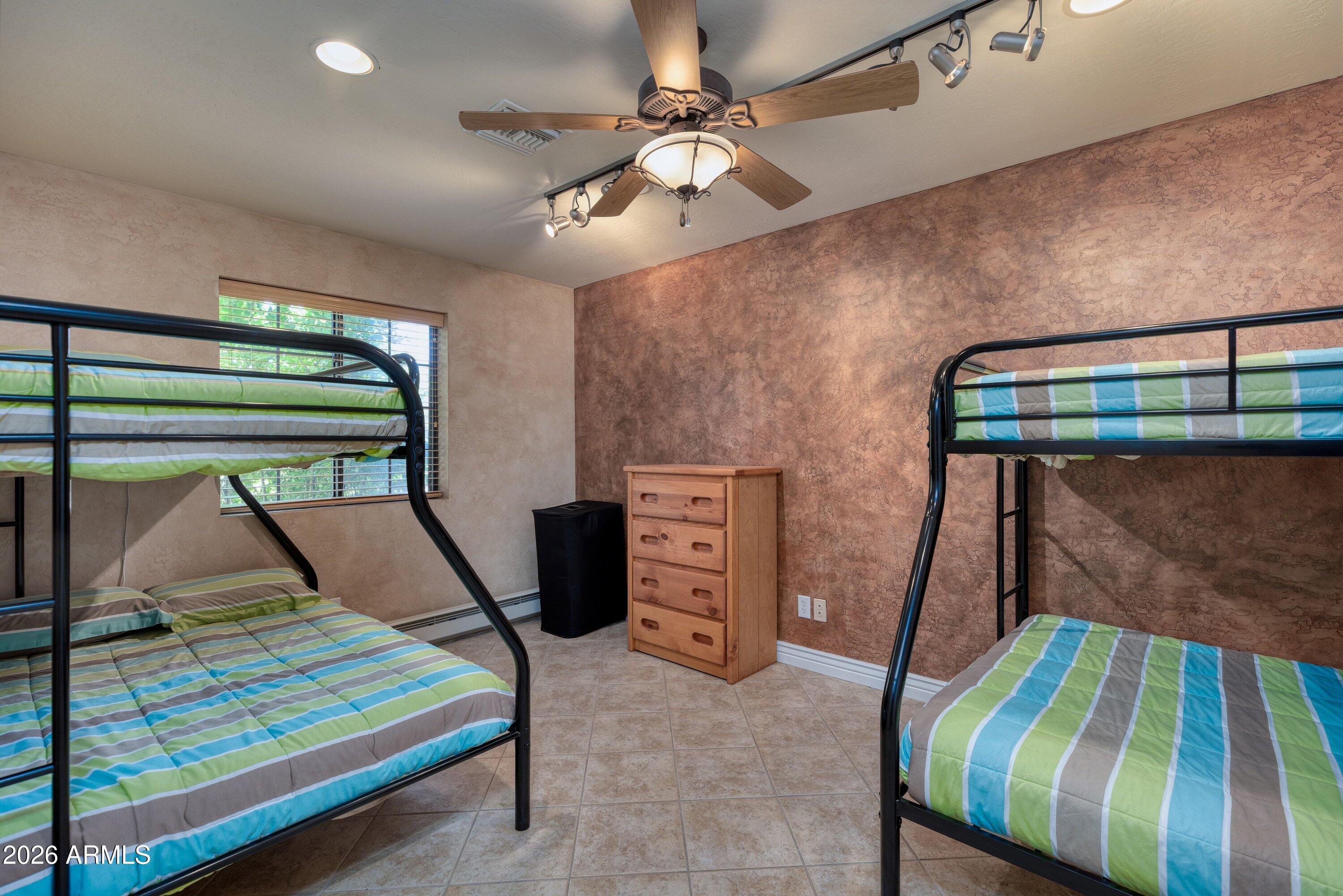 PINE CREEK - Residential