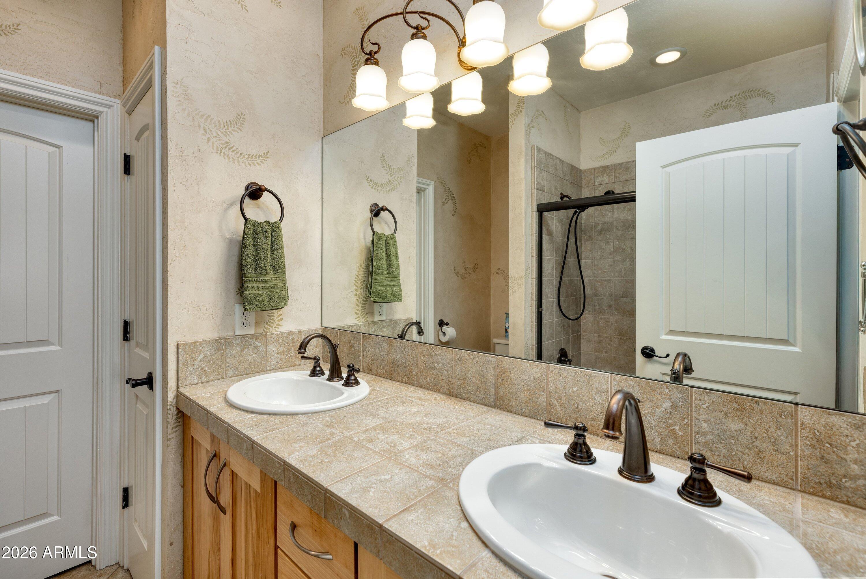 PINE CREEK - Residential