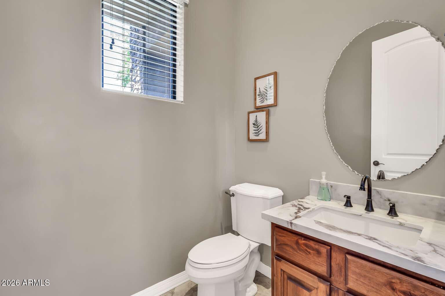 COM @ THE S-COR OF SEC 33-1N-9E TH N-1099.62 TH W- - Residential