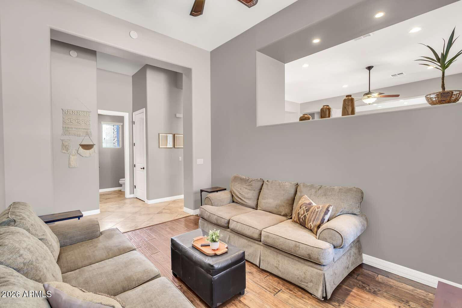 COM @ THE S-COR OF SEC 33-1N-9E TH N-1099.62 TH W- - Residential