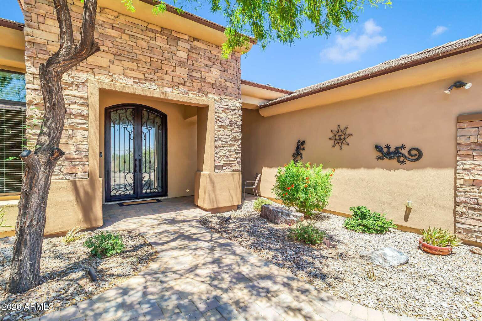 COM @ THE S-COR OF SEC 33-1N-9E TH N-1099.62 TH W- - Residential