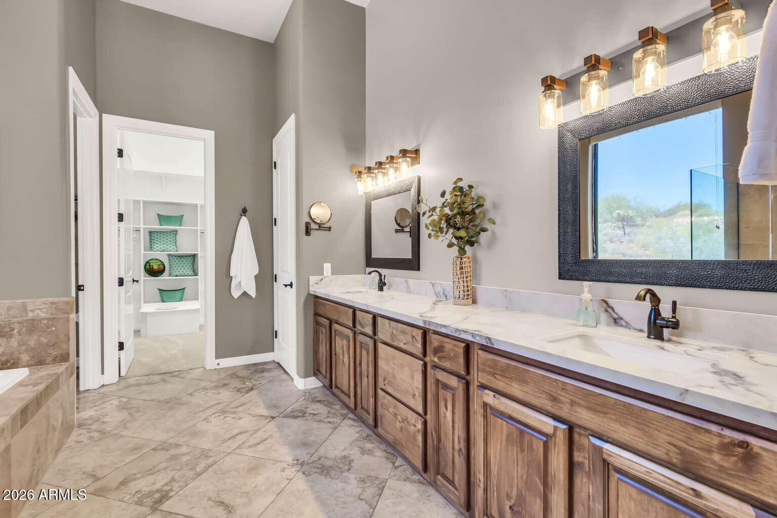 COM @ THE S-COR OF SEC 33-1N-9E TH N-1099.62 TH W- - Residential