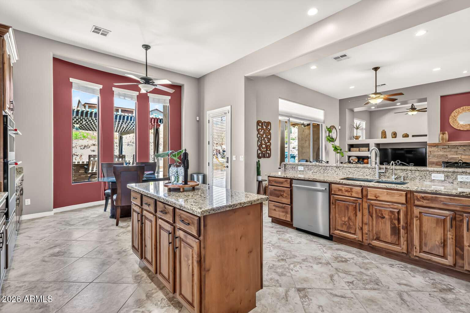 COM @ THE S-COR OF SEC 33-1N-9E TH N-1099.62 TH W- - Residential
