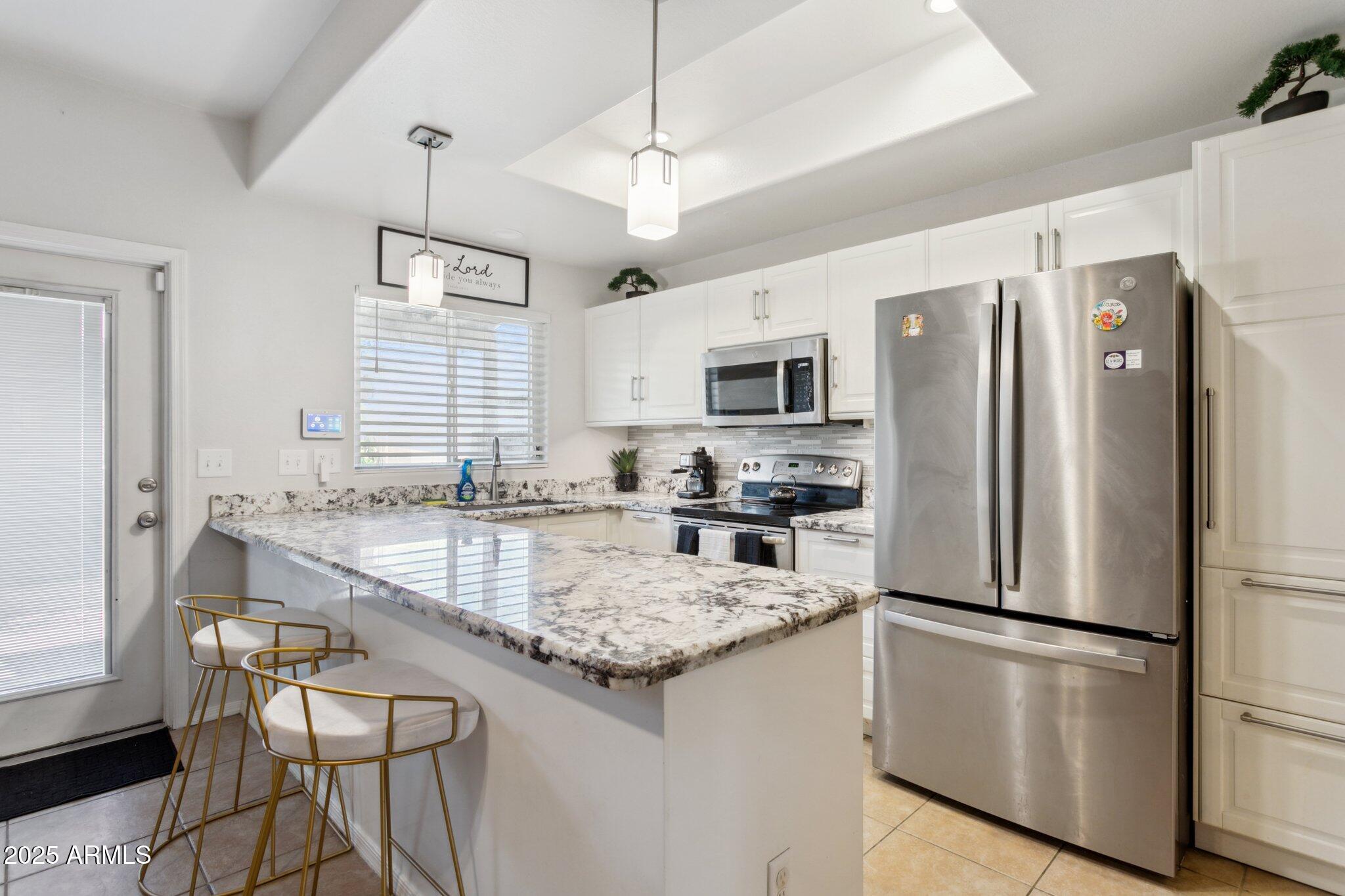 BRECKENRIDGE TOWNHOMES LT 1-182 COM AREA PRV DR - Residential