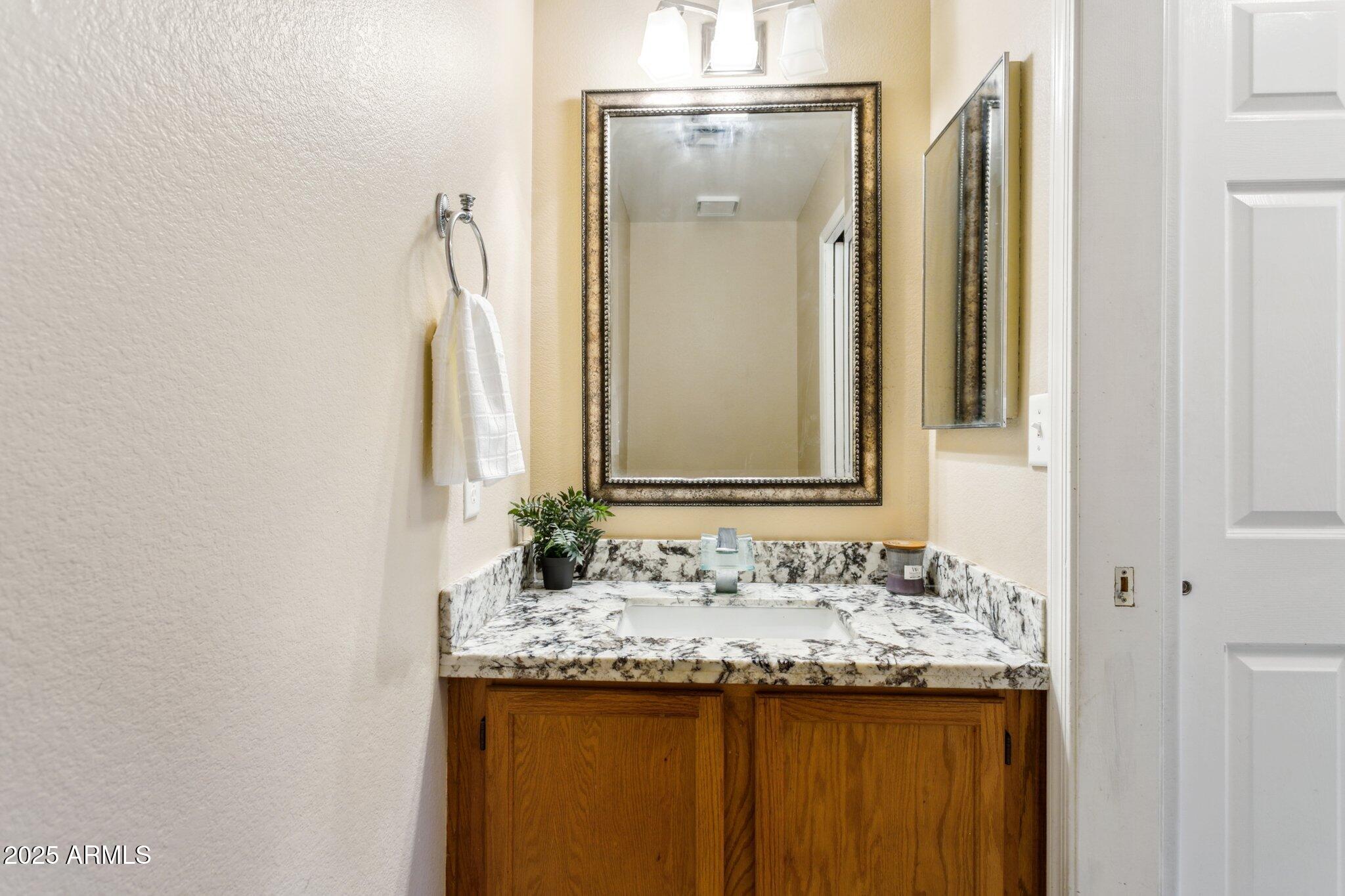 BRECKENRIDGE TOWNHOMES LT 1-182 COM AREA PRV DR - Residential
