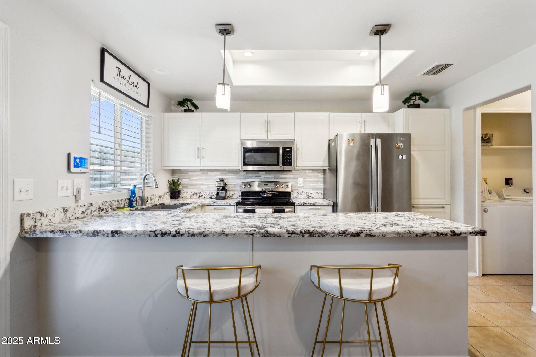 BRECKENRIDGE TOWNHOMES LT 1-182 COM AREA PRV DR - Residential