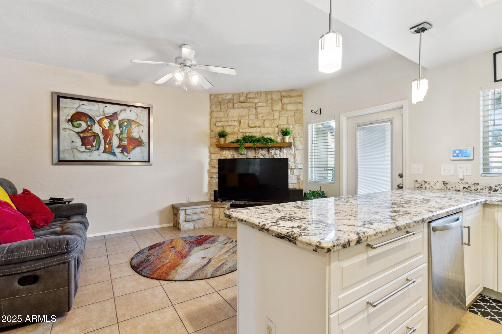 BRECKENRIDGE TOWNHOMES LT 1-182 COM AREA PRV DR - Residential