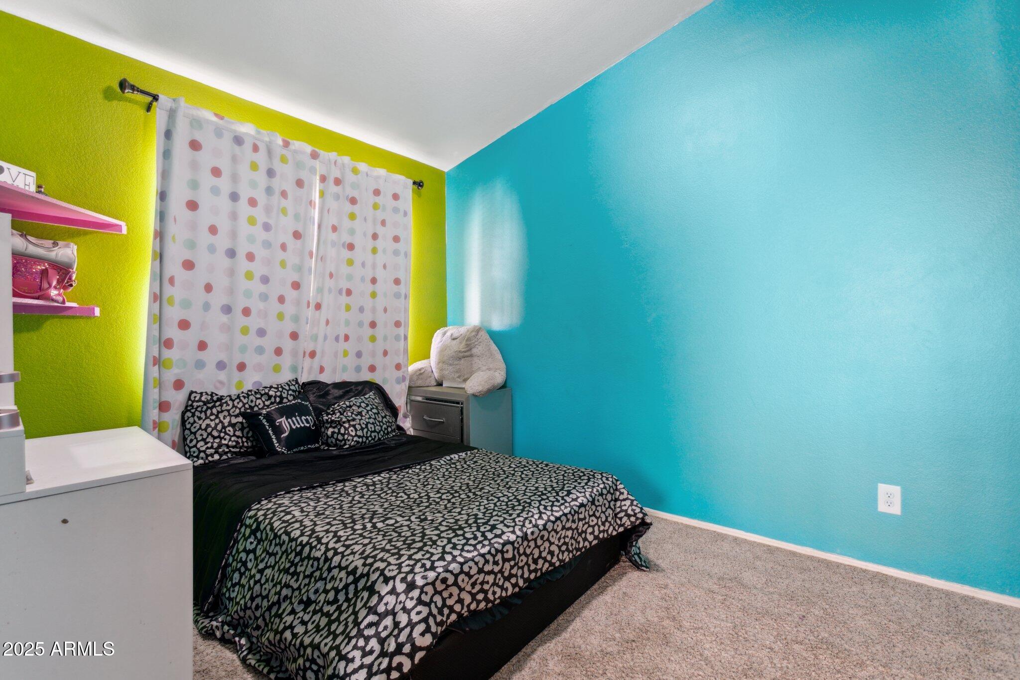 BRECKENRIDGE TOWNHOMES LT 1-182 COM AREA PRV DR - Residential