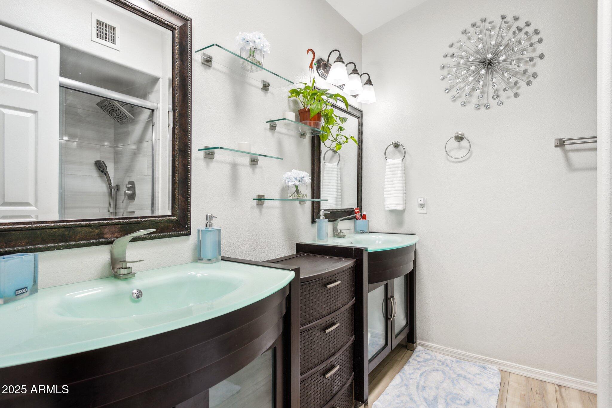 BRECKENRIDGE TOWNHOMES LT 1-182 COM AREA PRV DR - Residential