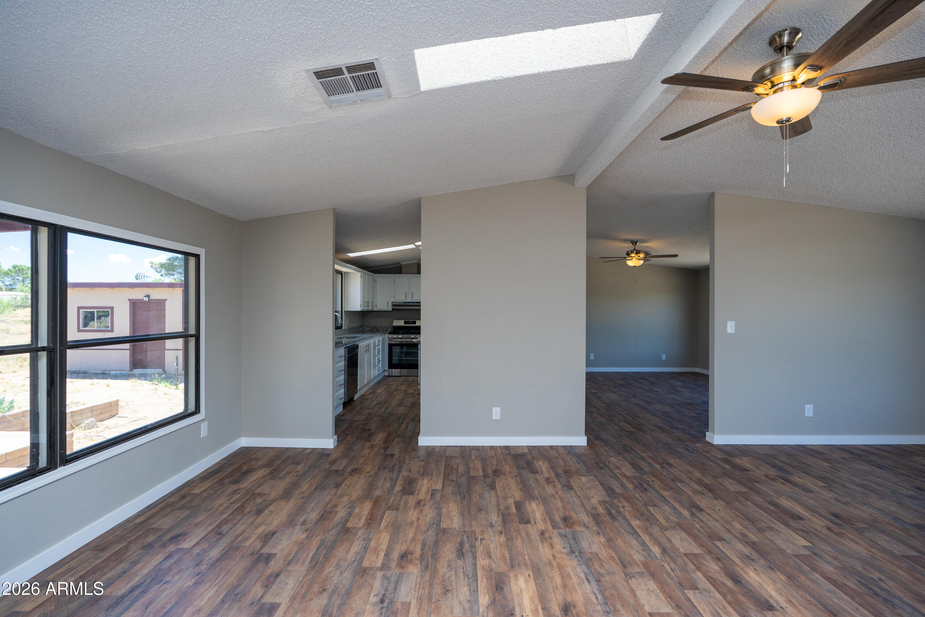 J SIX RANCHETTES 1 - Residential