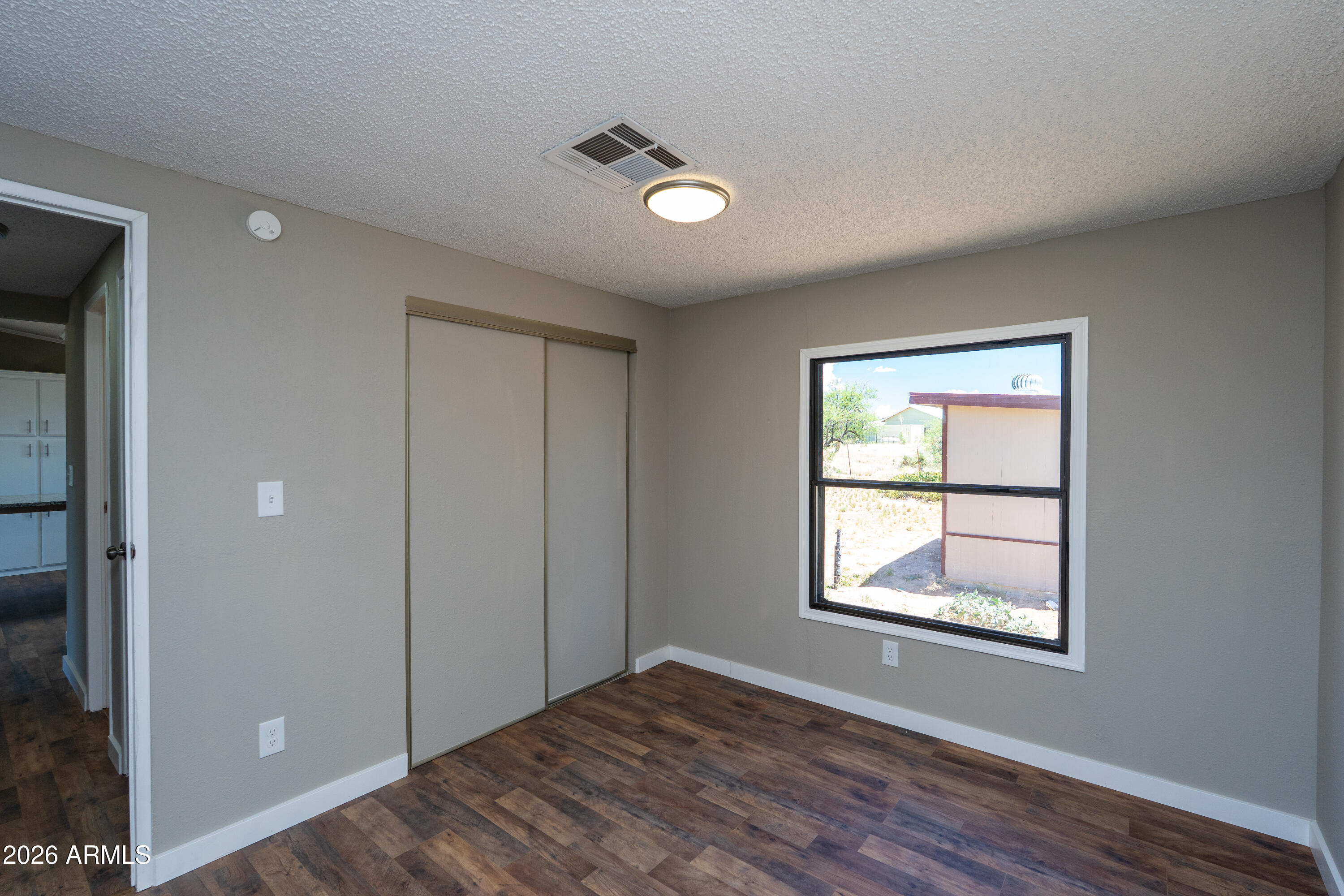 J SIX RANCHETTES 1 - Residential