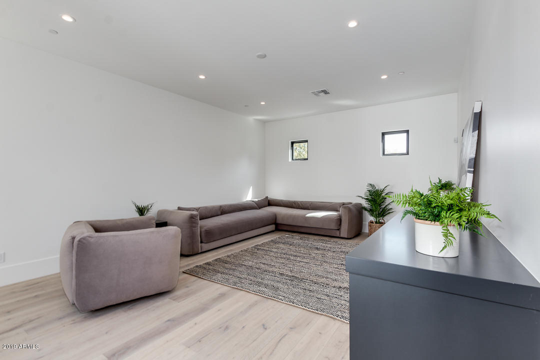 SUNBURST FARMS EAST 6 - Residential