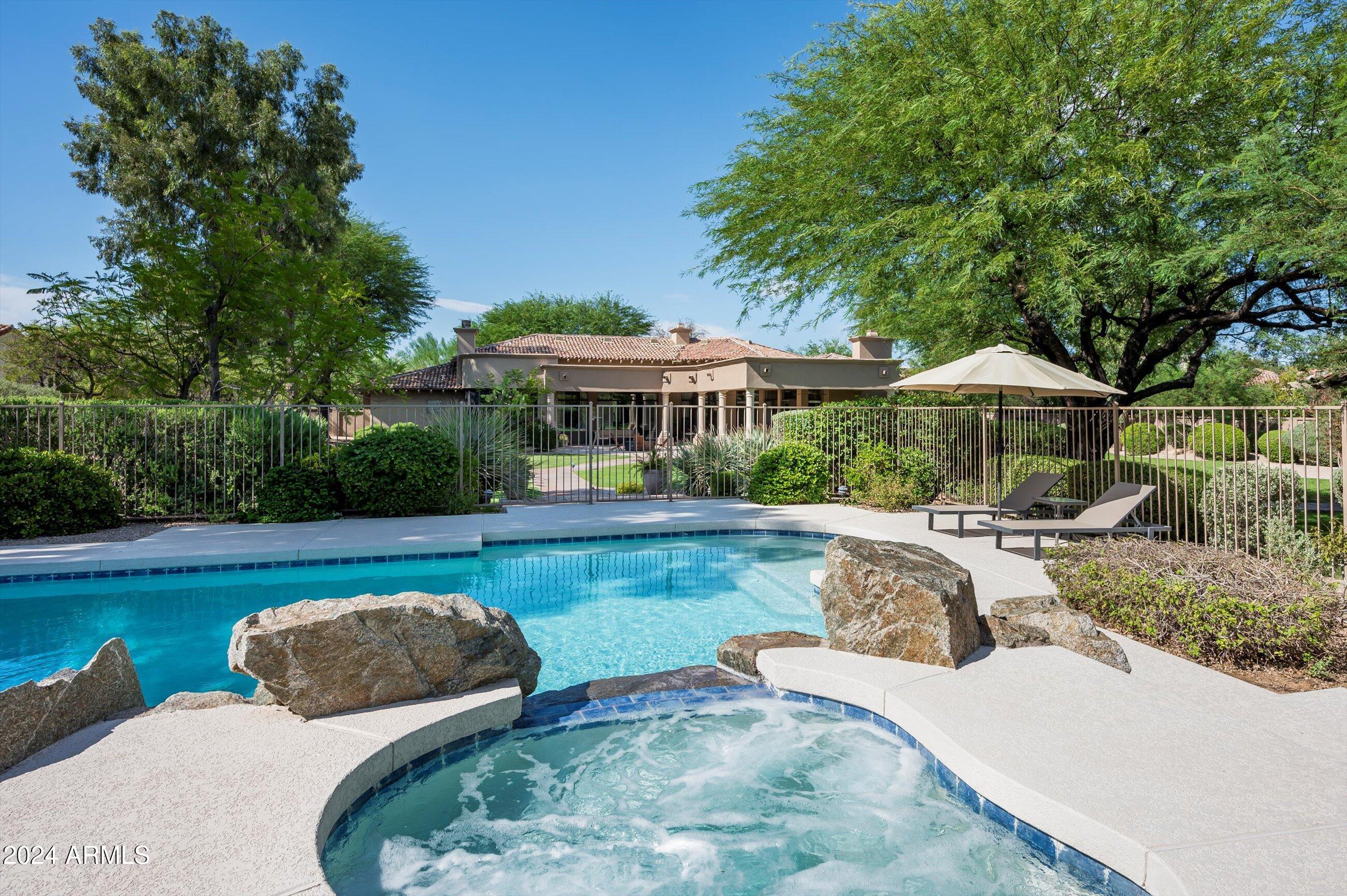 CINCO SERROS LOTS 11 & 12 - Residential