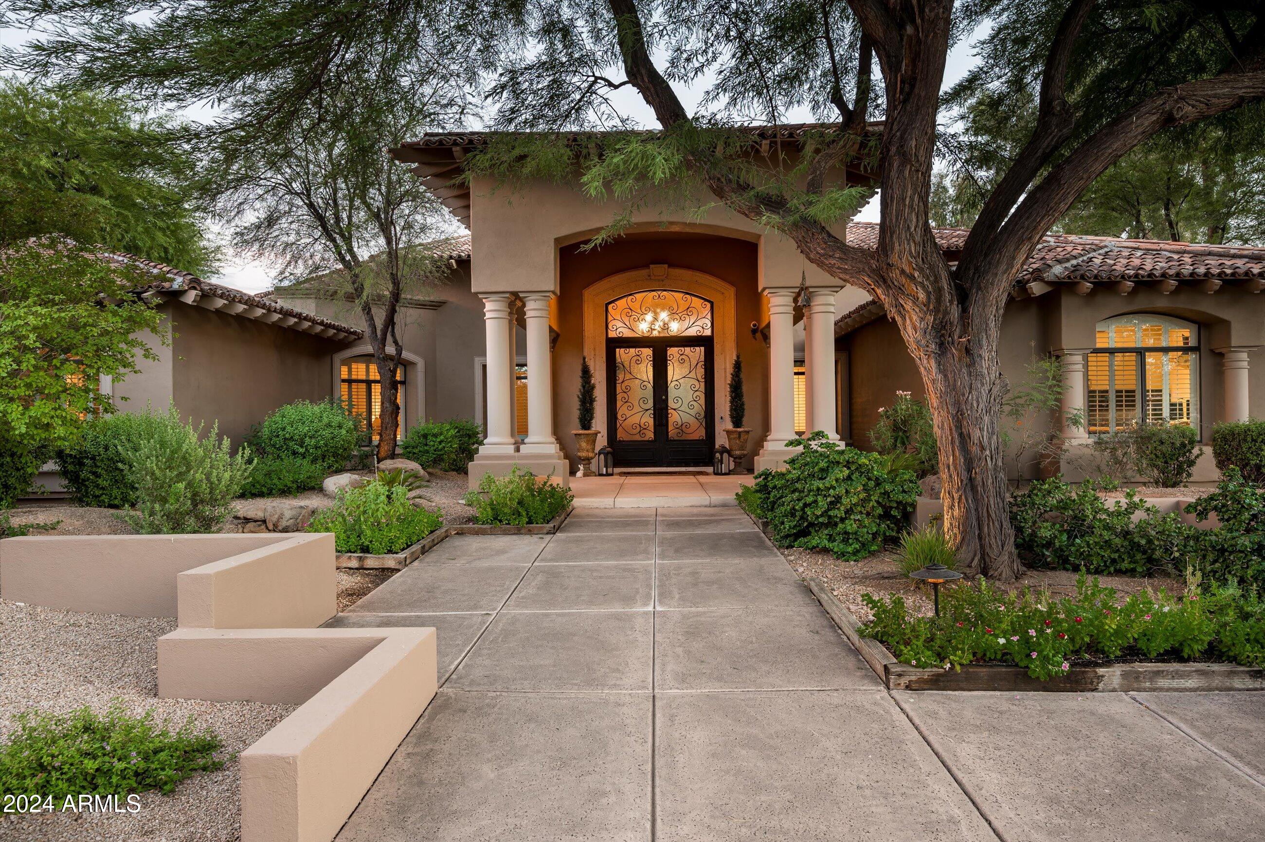 CINCO SERROS LOTS 11 & 12 - Residential