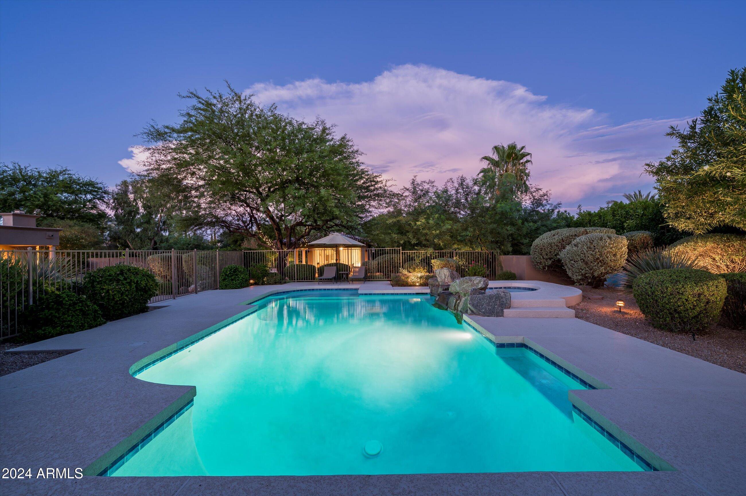 CINCO SERROS LOTS 11 & 12 - Residential