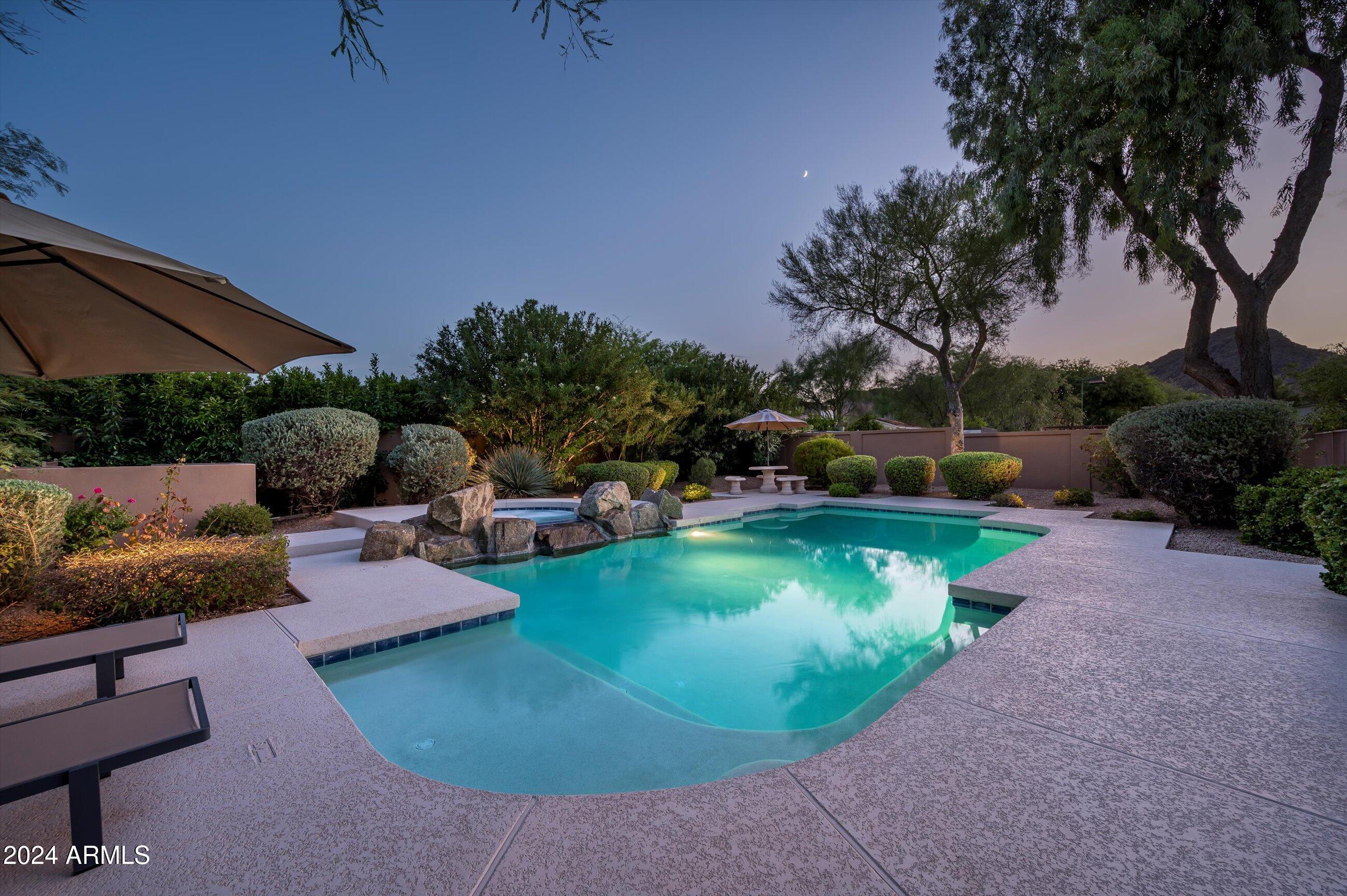 CINCO SERROS LOTS 11 & 12 - Residential