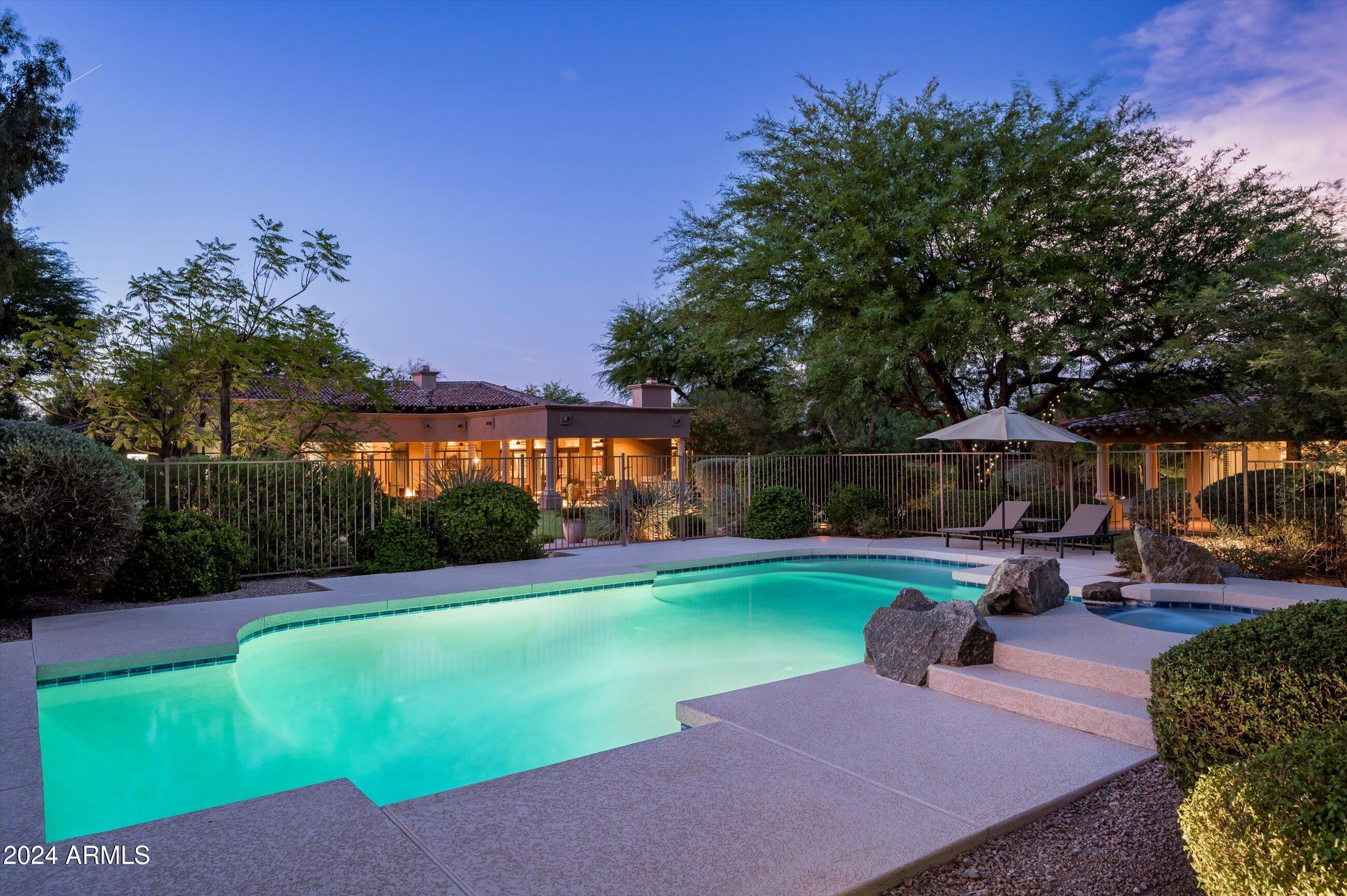 CINCO SERROS LOTS 11 & 12 - Residential