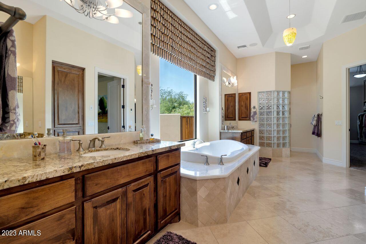 DOUBLETREE RANCHOS 2 - Residential