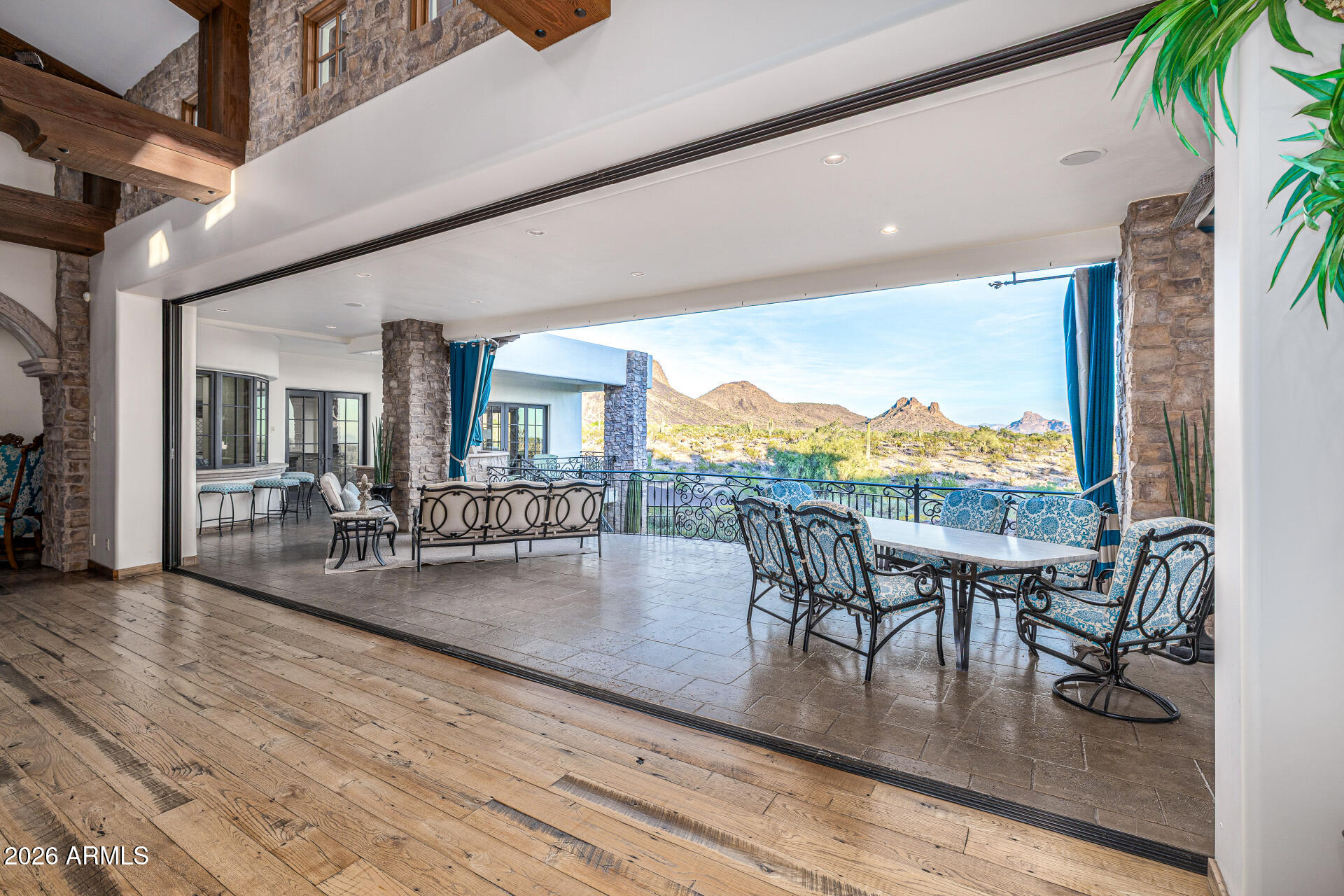 LOS DIAMANTES - Residential