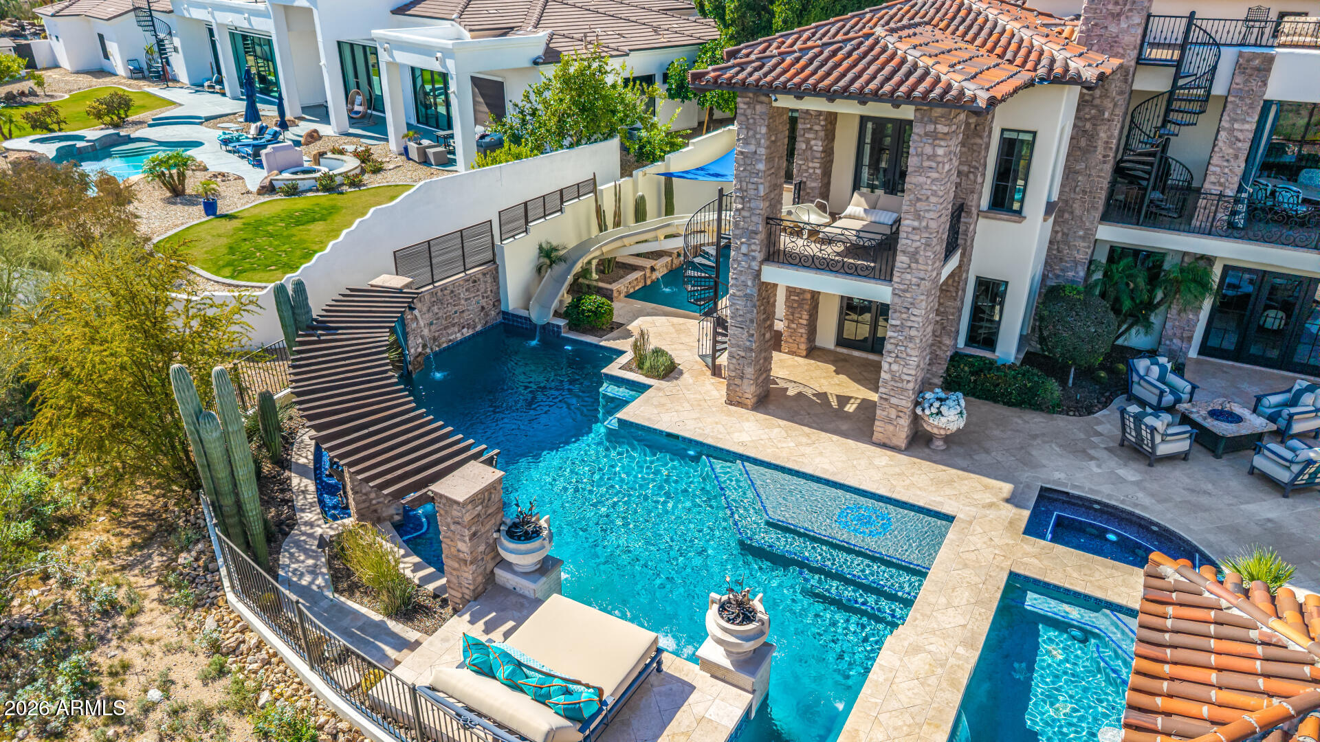 LOS DIAMANTES - Residential