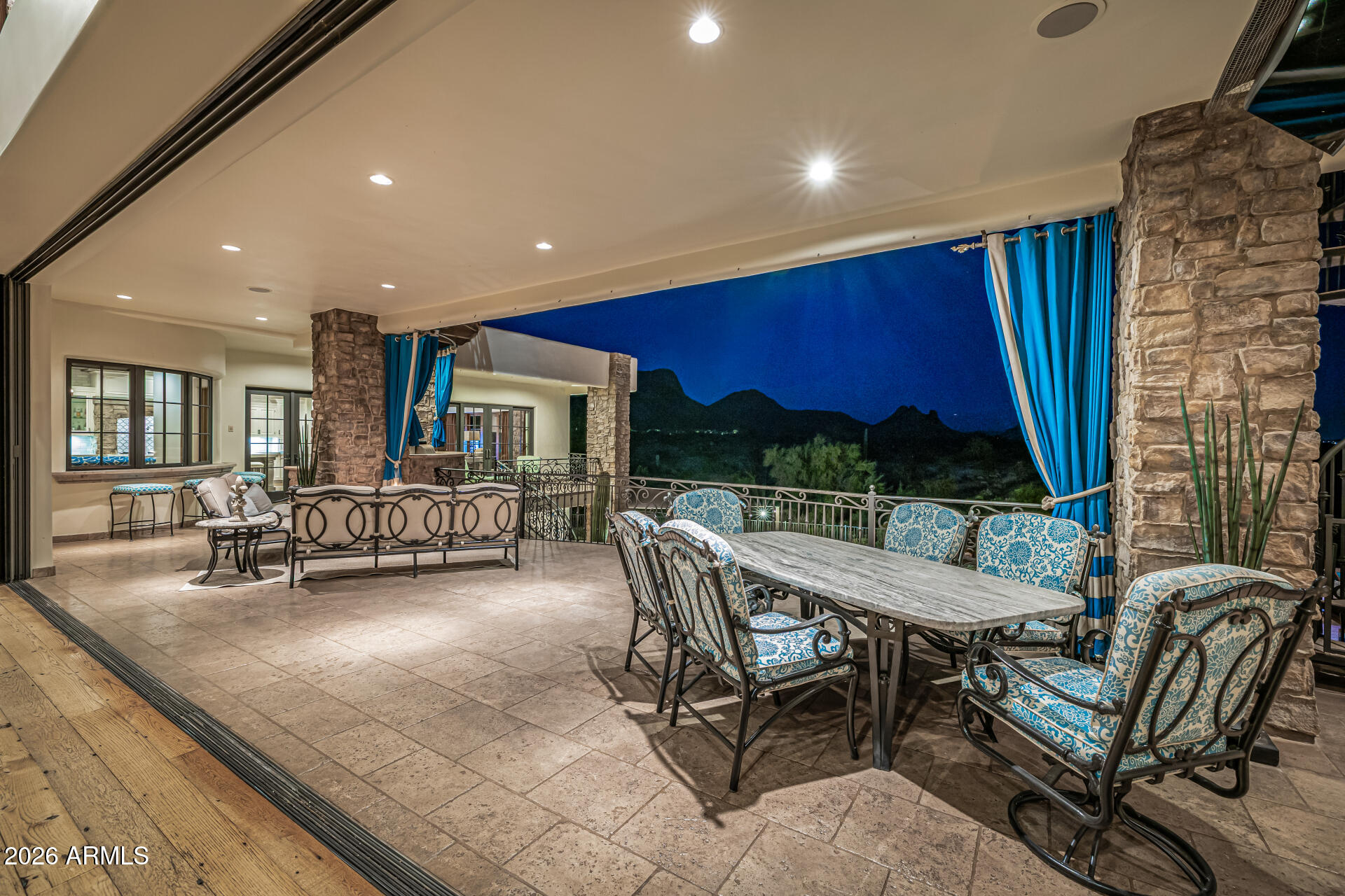 LOS DIAMANTES - Residential